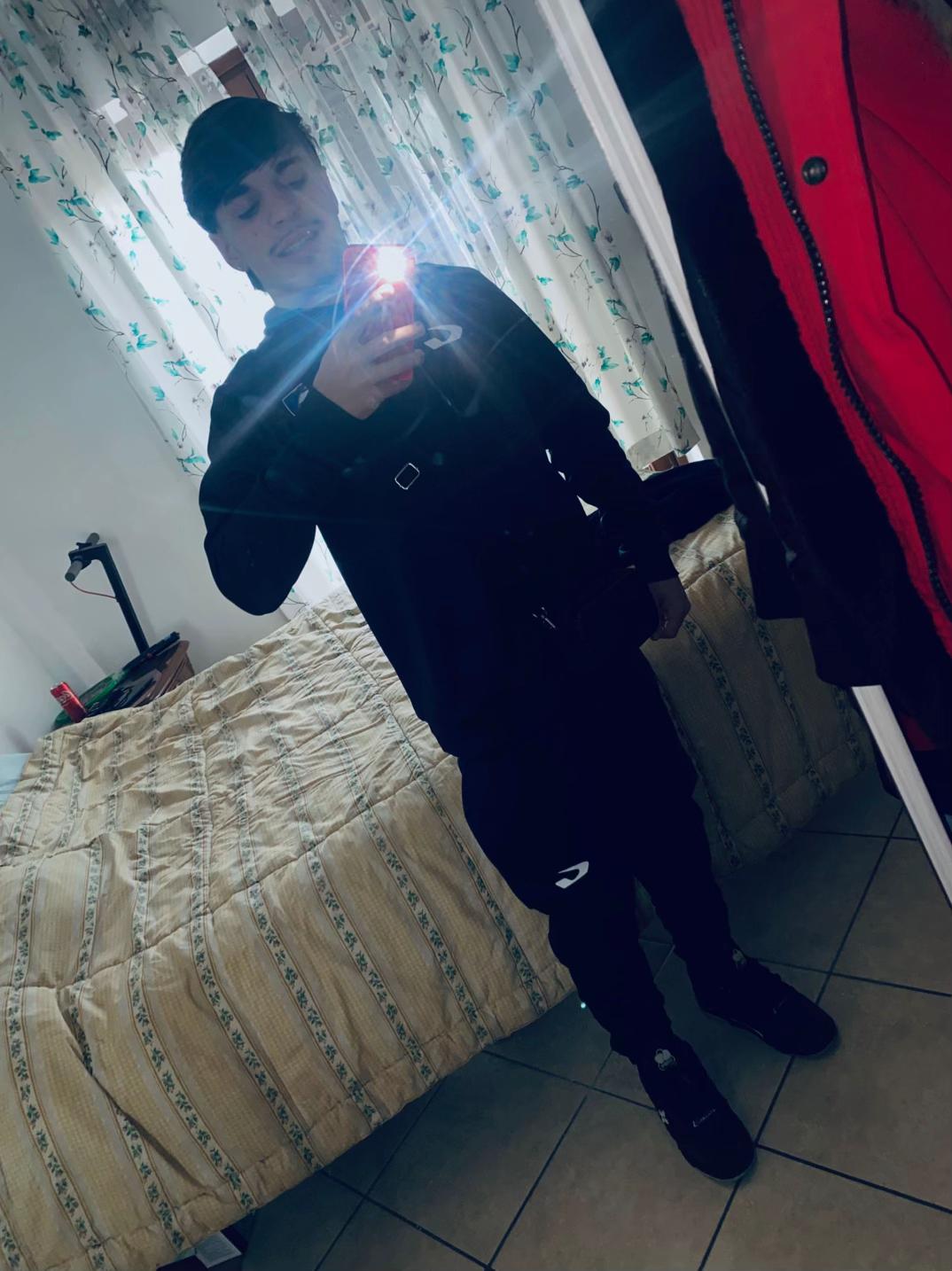 @_angelo_00