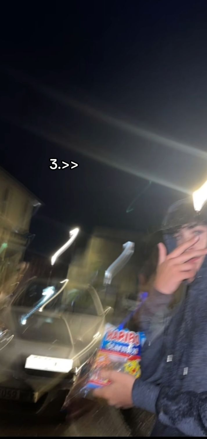 @👤