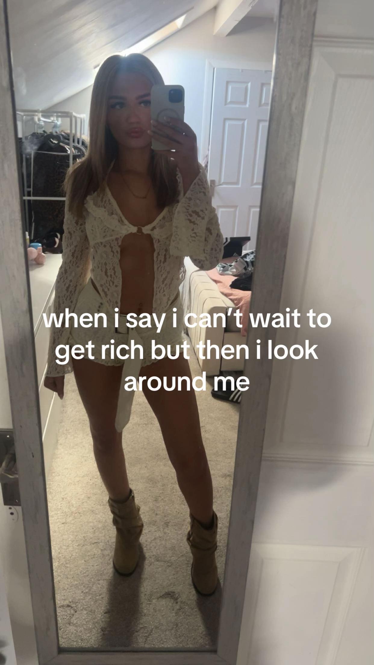 @laylamaewoodhouse