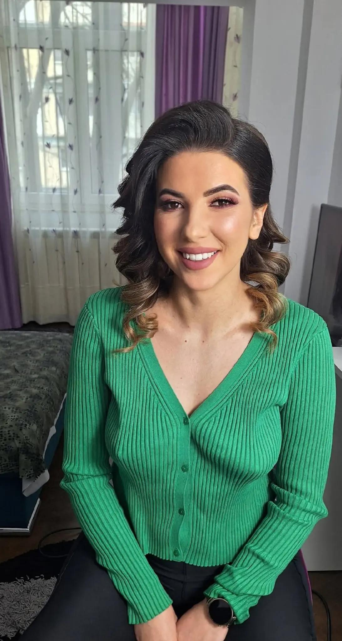 @Make up Elena