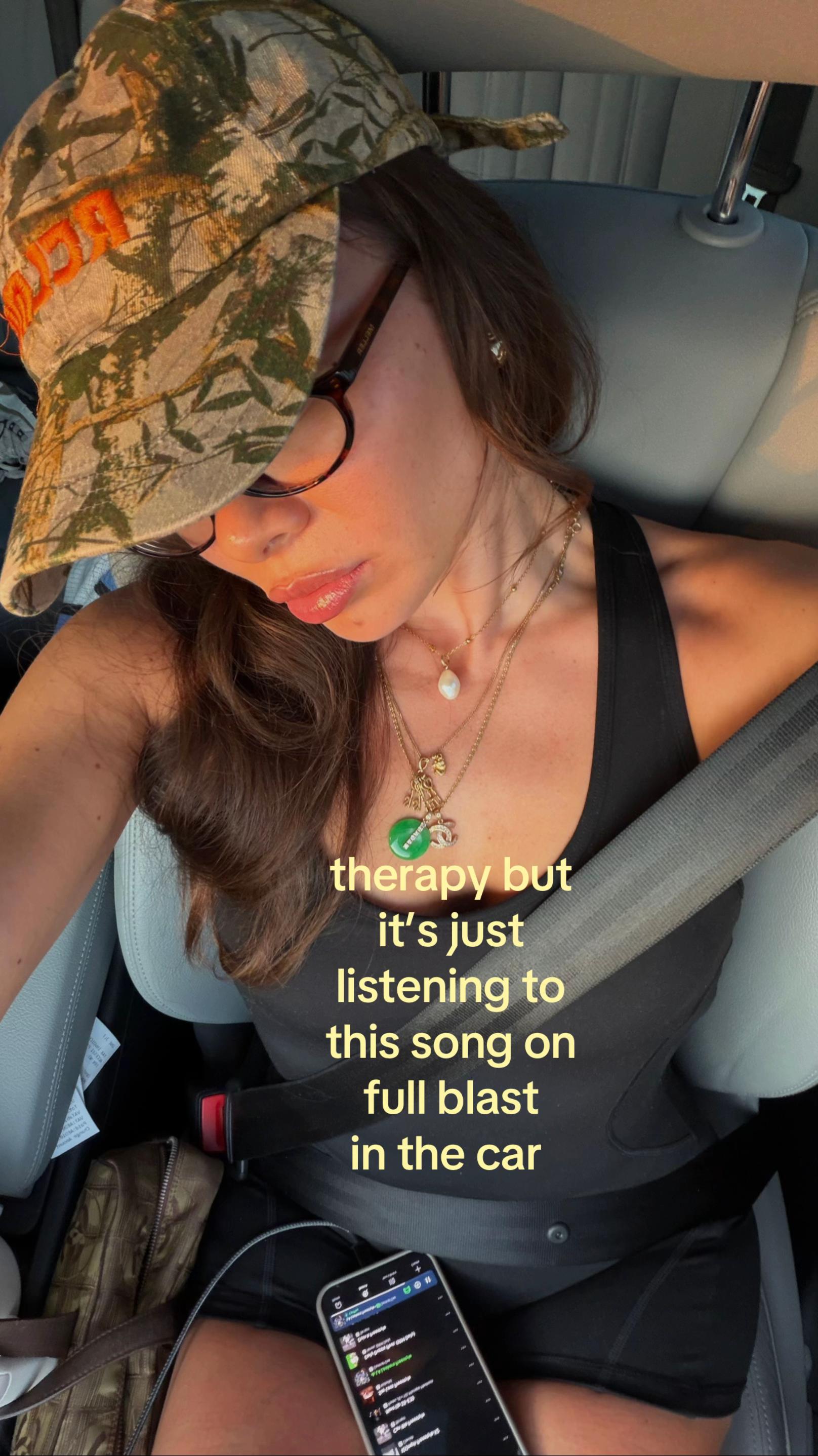 @jessjiarou