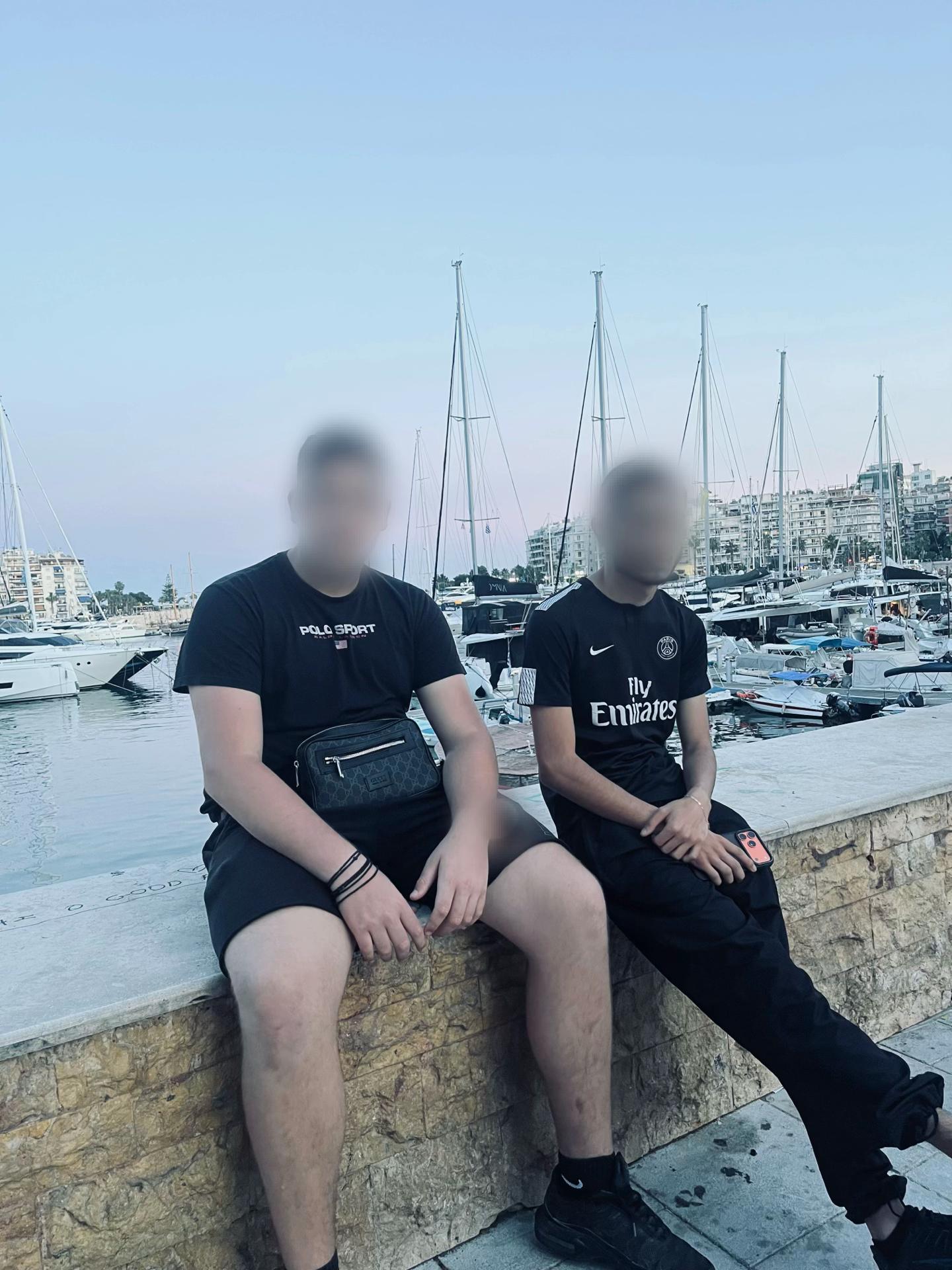 @_.n1kos._
