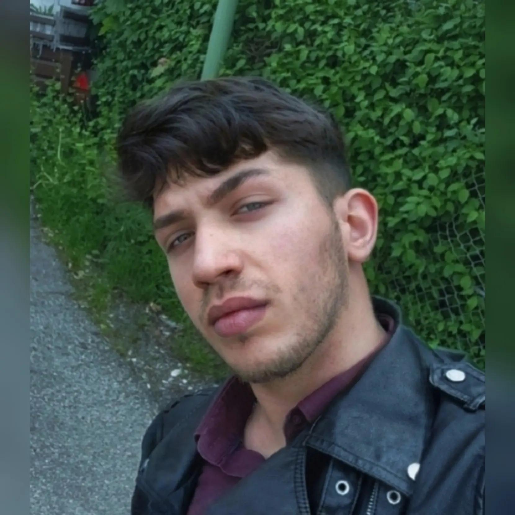 @..