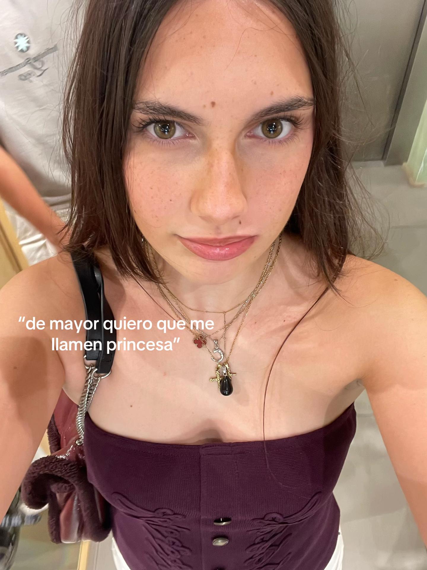 @elena⁷