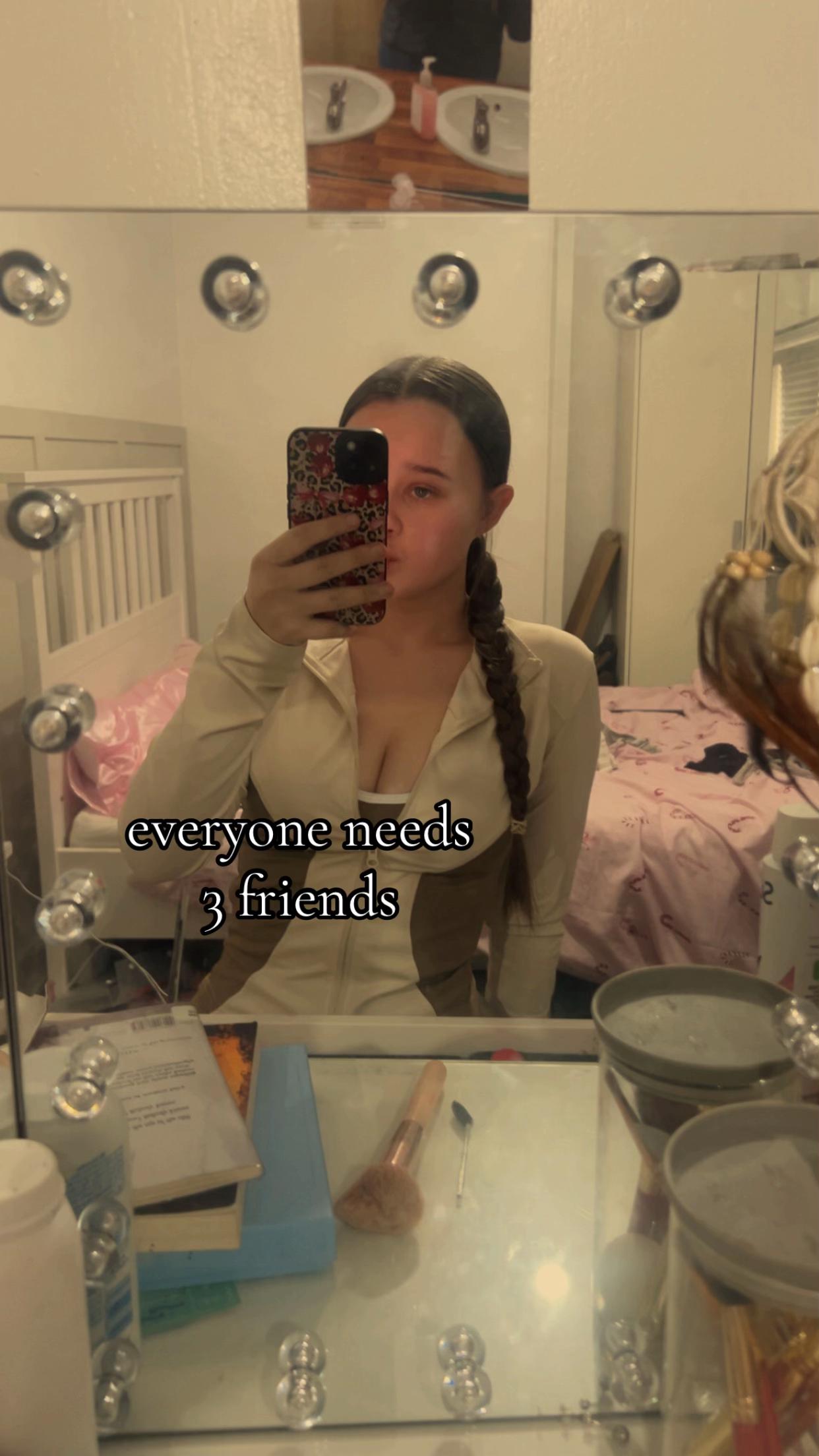 @𝓁ℯℴ𝓃𝒶🫧