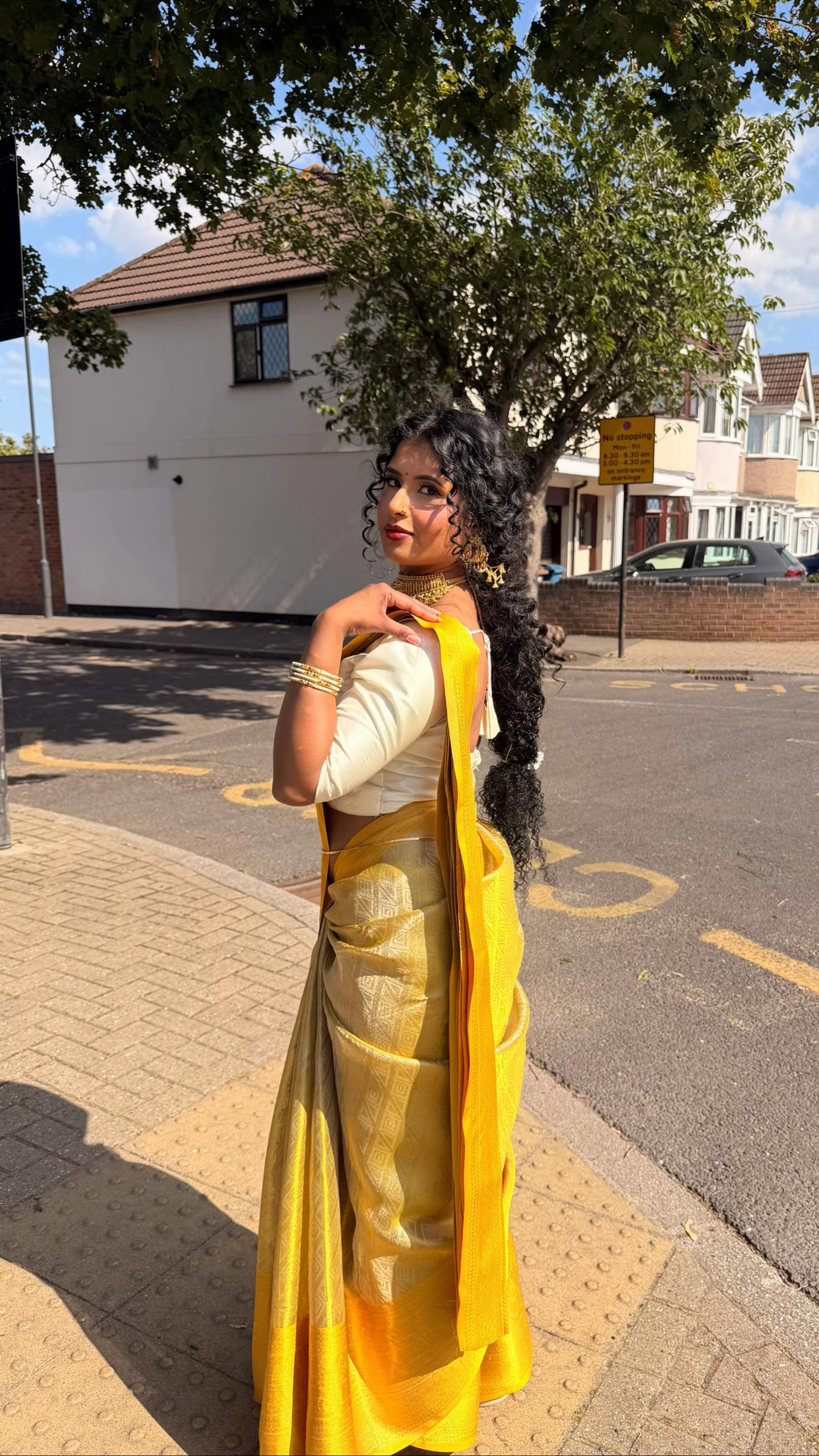 @thashna