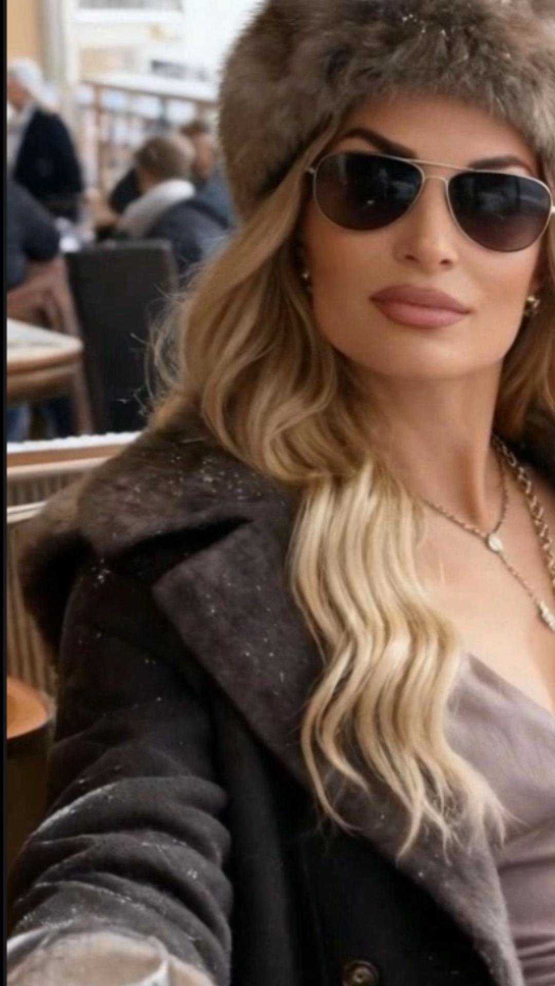 @Aneta_
