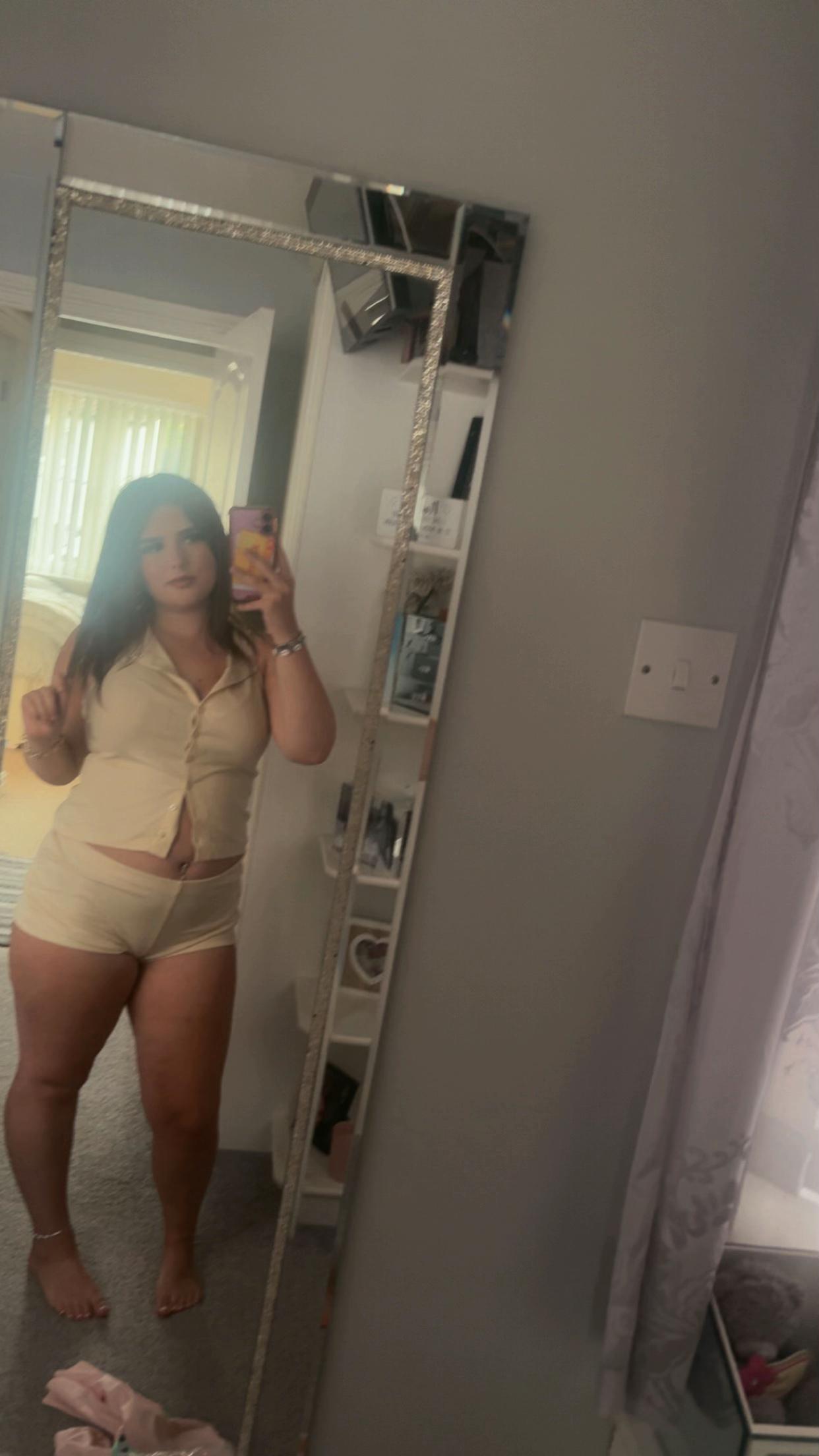 @laceymaerennie0