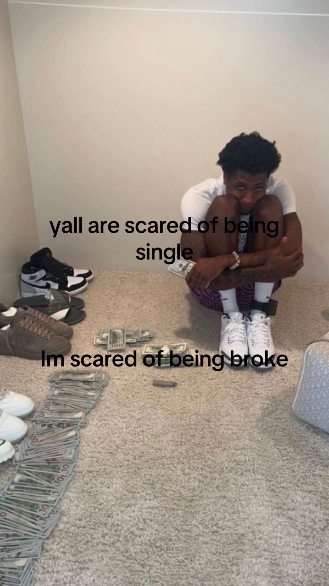 @𖣂