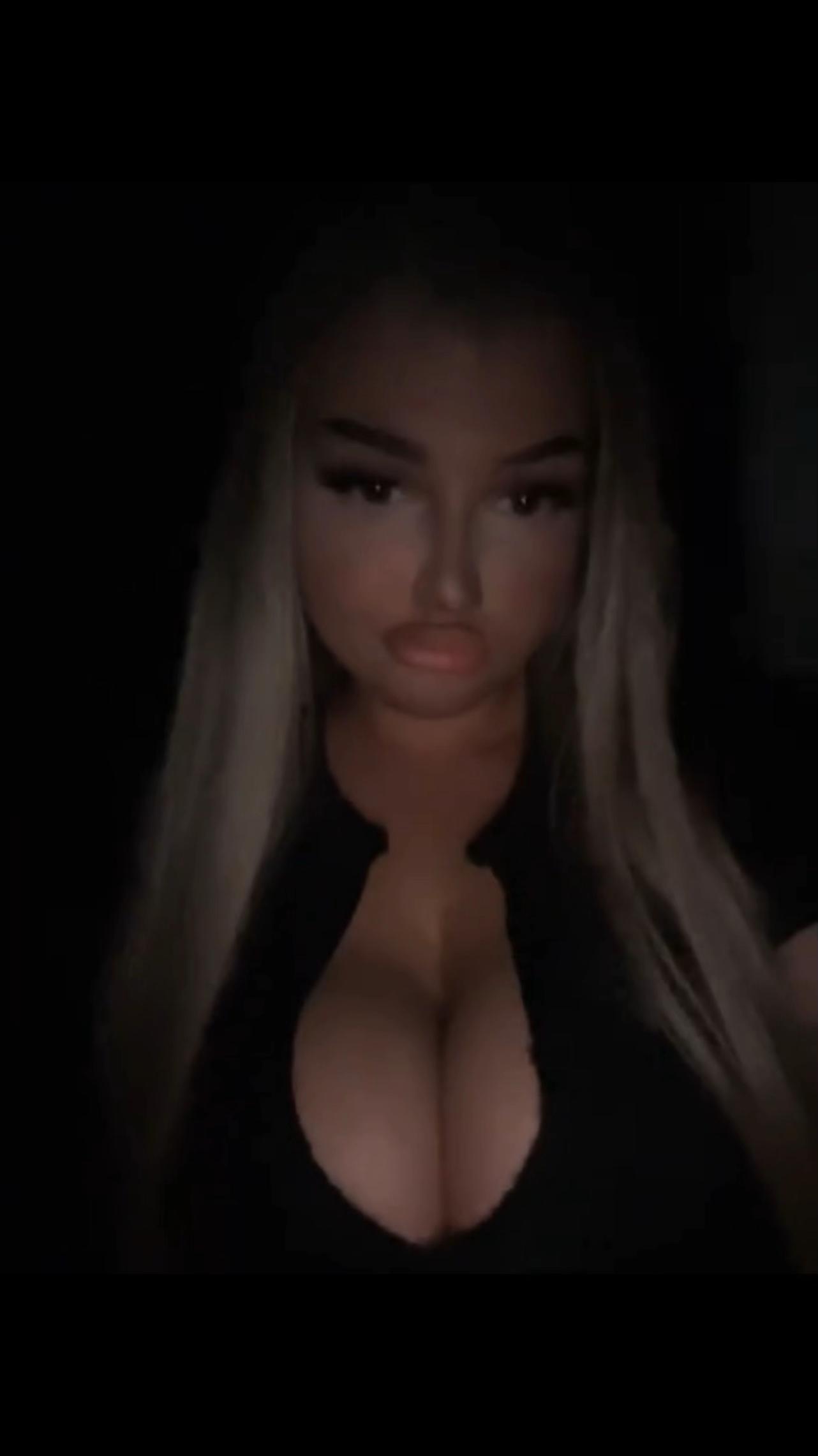 @𝙻𝚊𝚛𝚒𝚜𝚜𝚊🥥🇦🇱