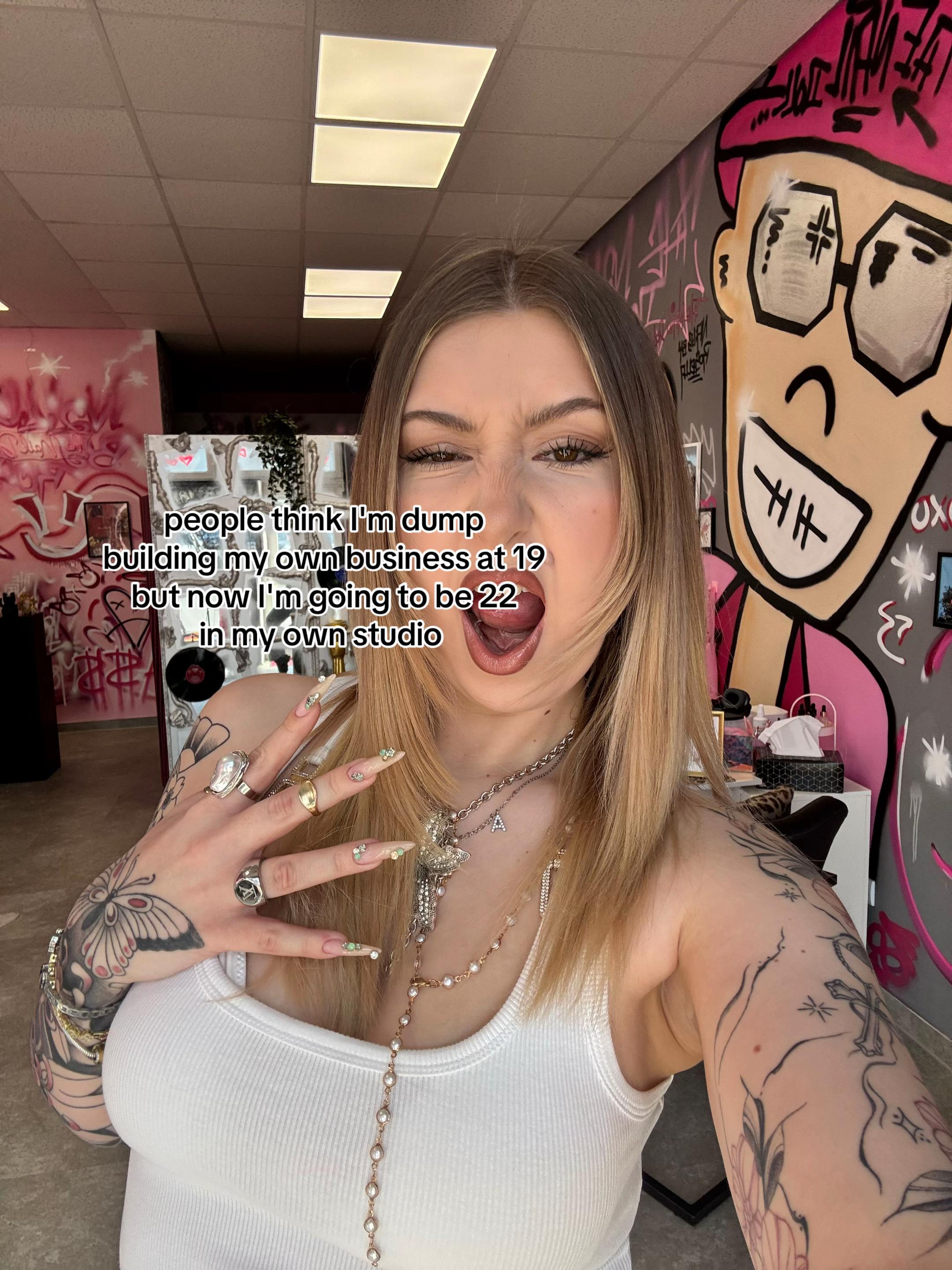 @the.nail.doll