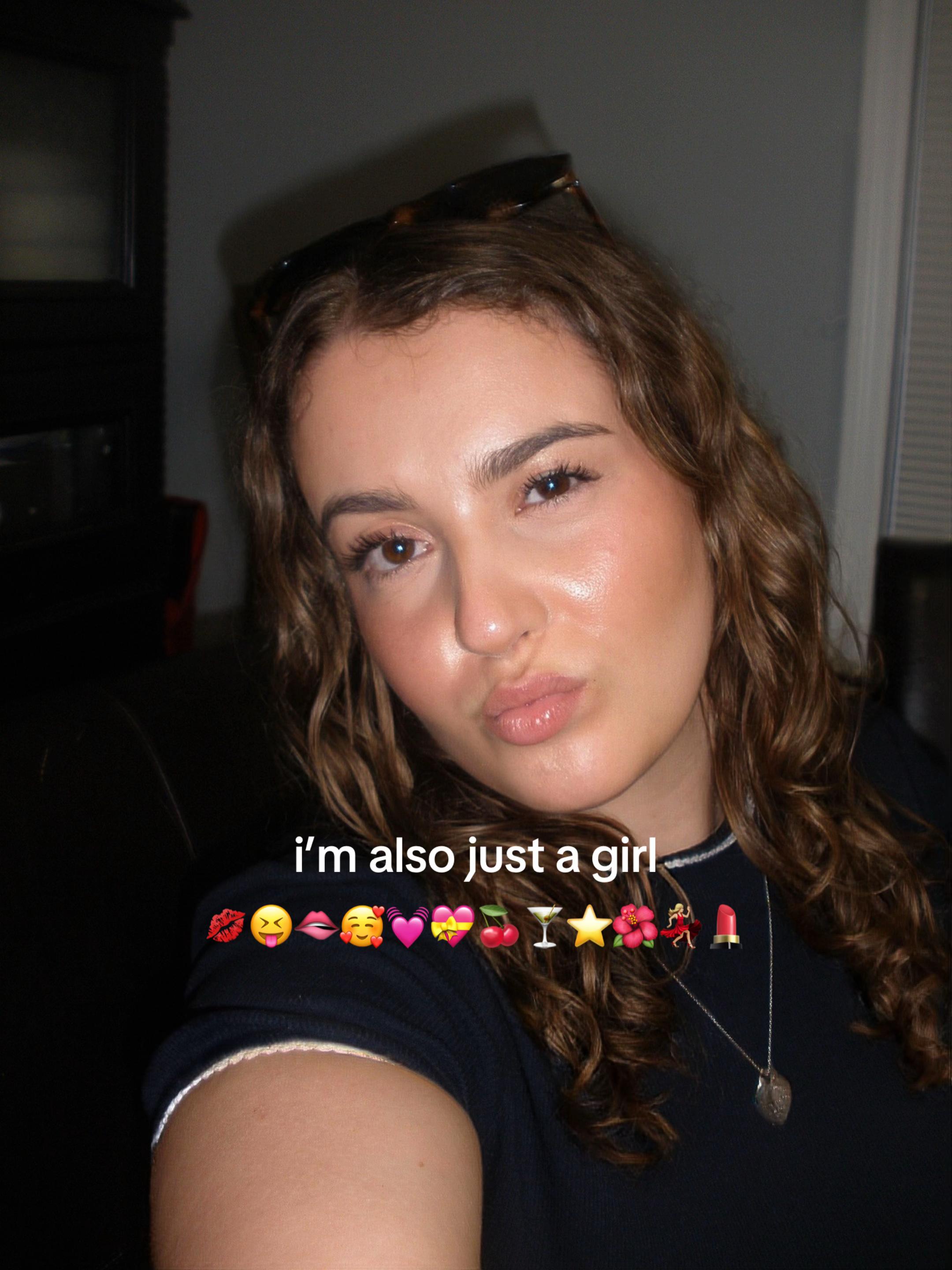 @𝐥𝐨𝐫𝐞𝐧𝐳𝐚