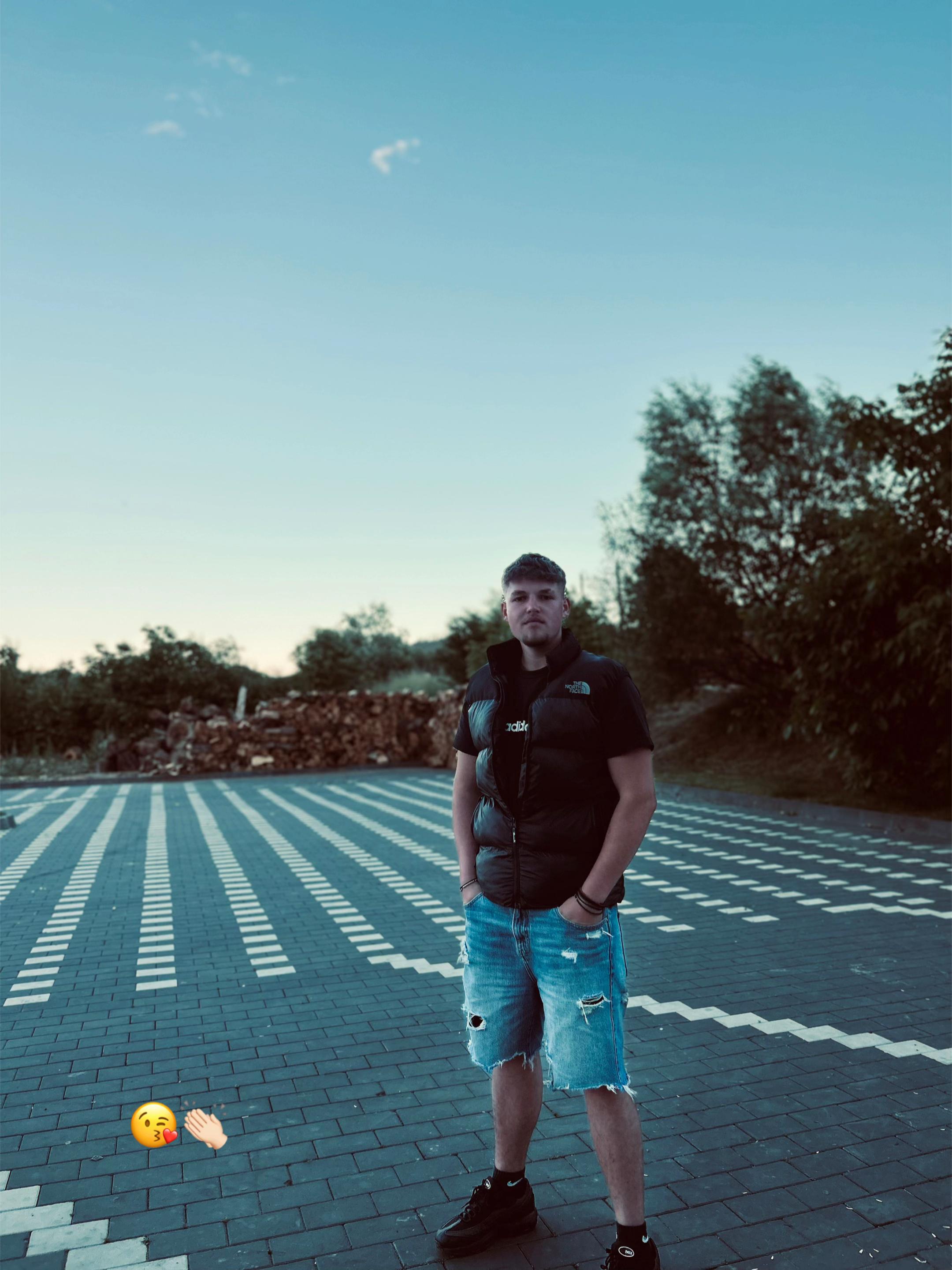 @ℳ𝒾𝓇ℴ𝓃ℯ𝒶𝓈𝒶 🦅