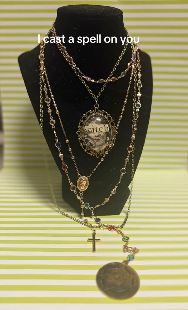 @Evelyn's Collections