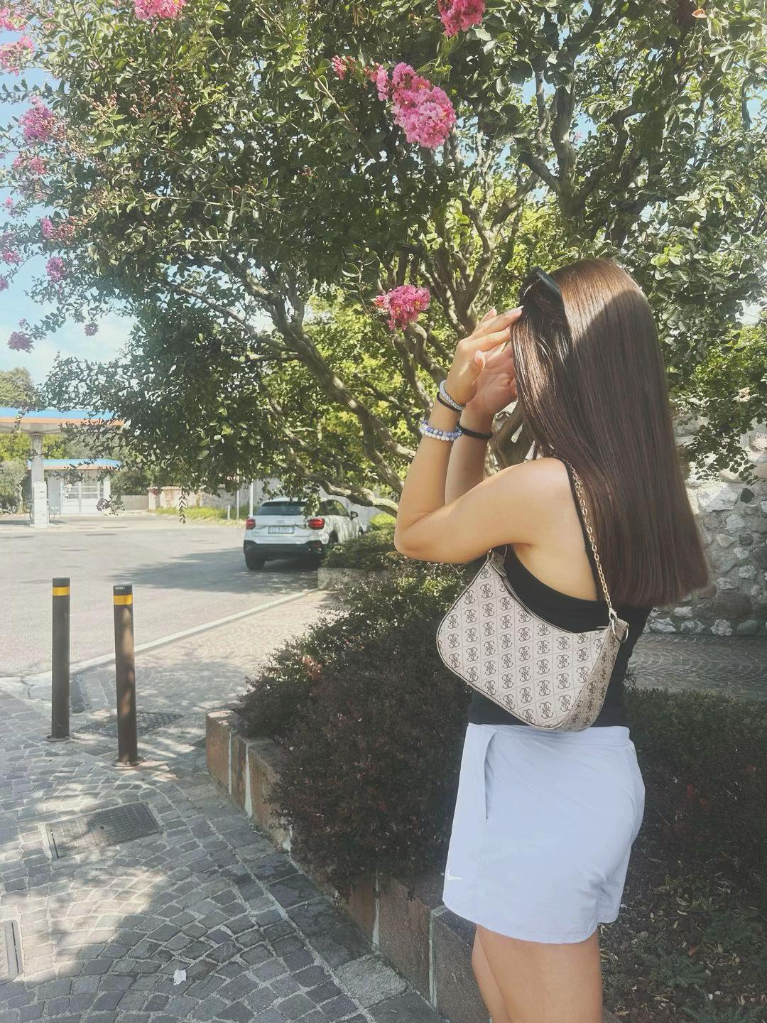 @𝓜🦢