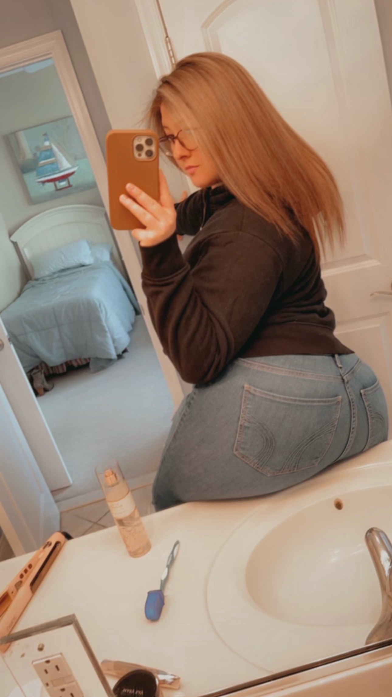 @AllieeeD