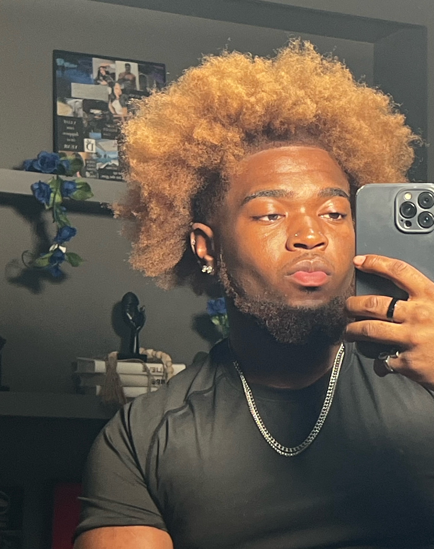 @MarcusOnThatHair 𖣂