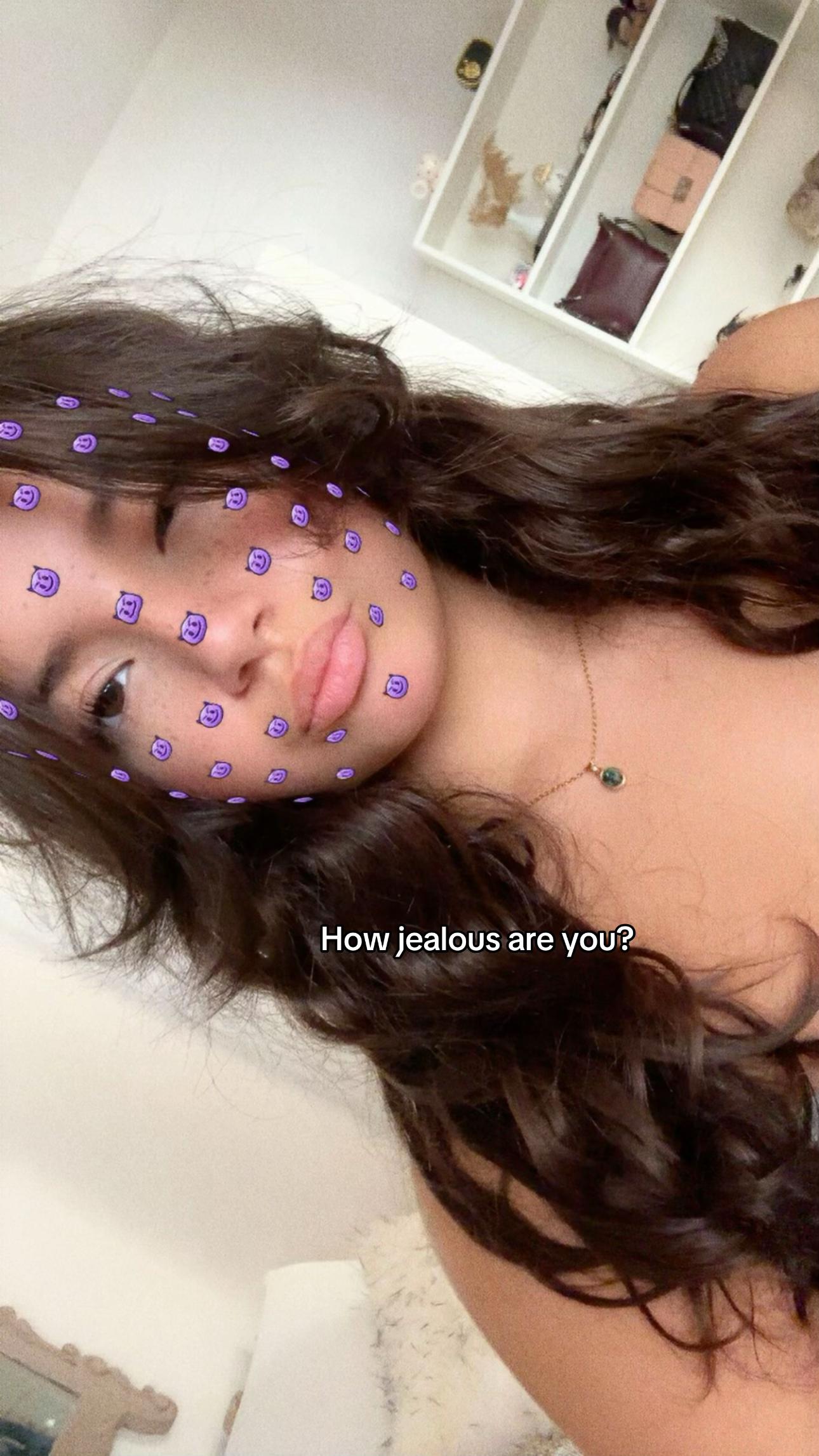 @🦇