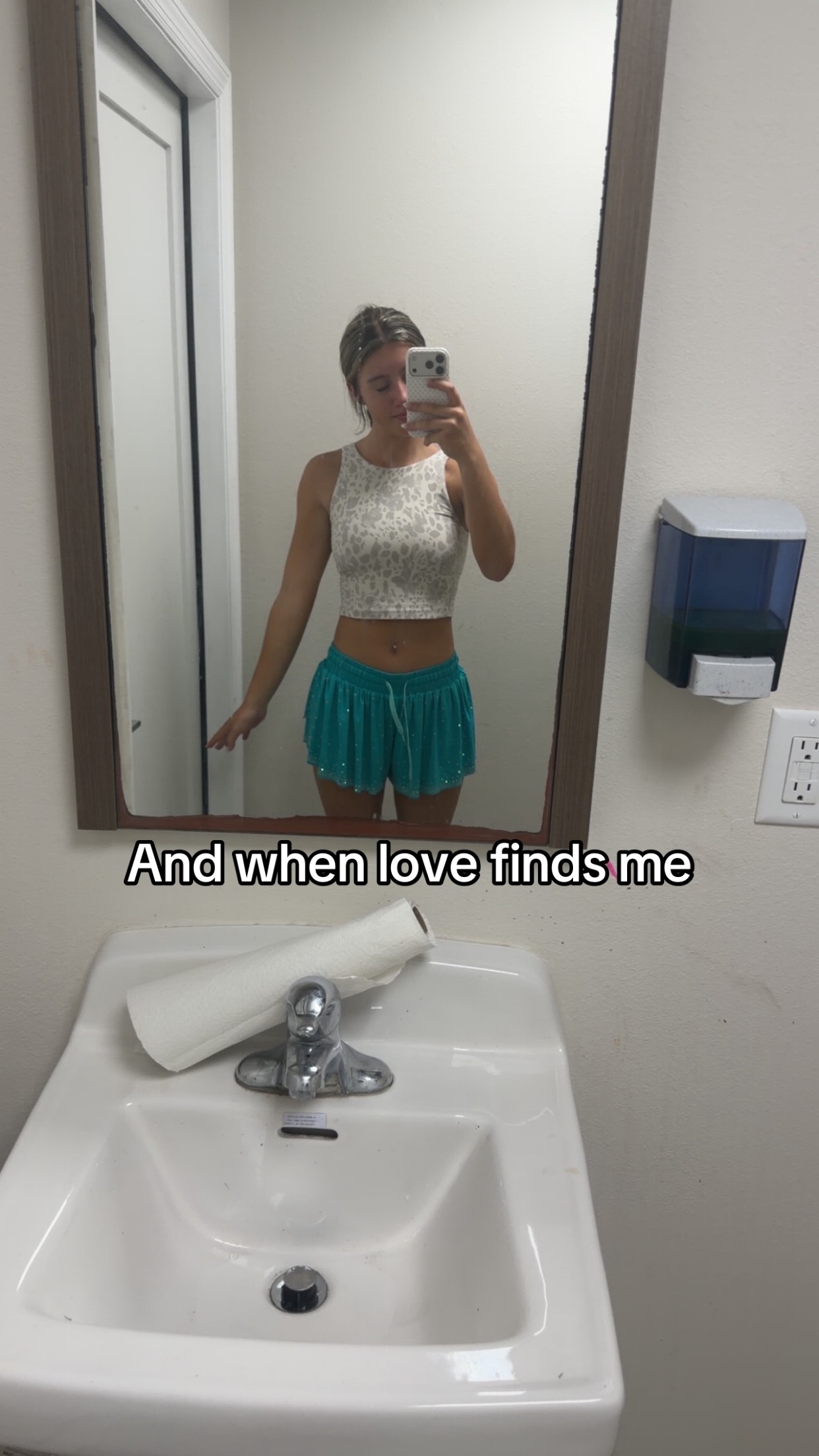 @Chlo