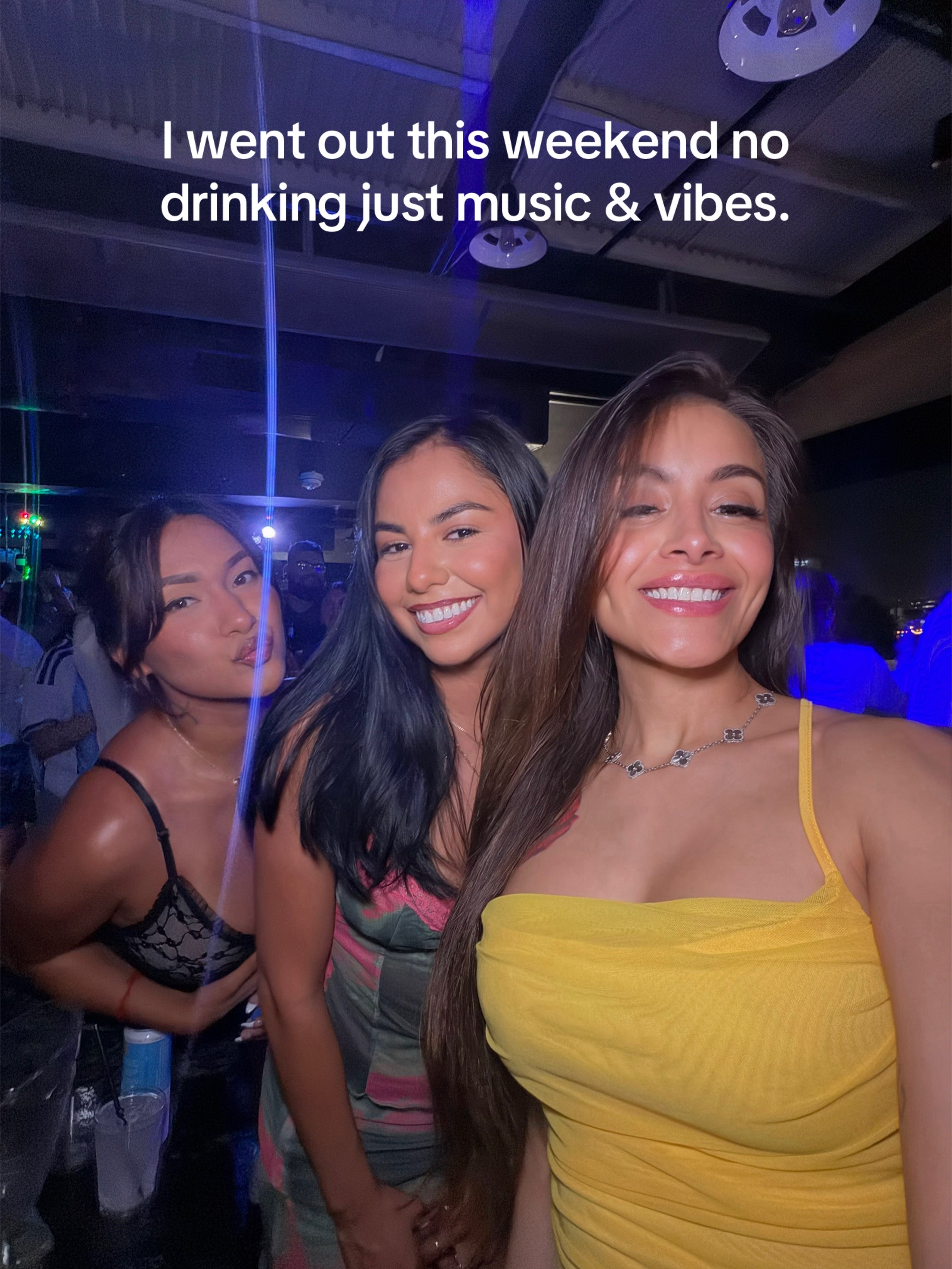 @Iamkarenelisa