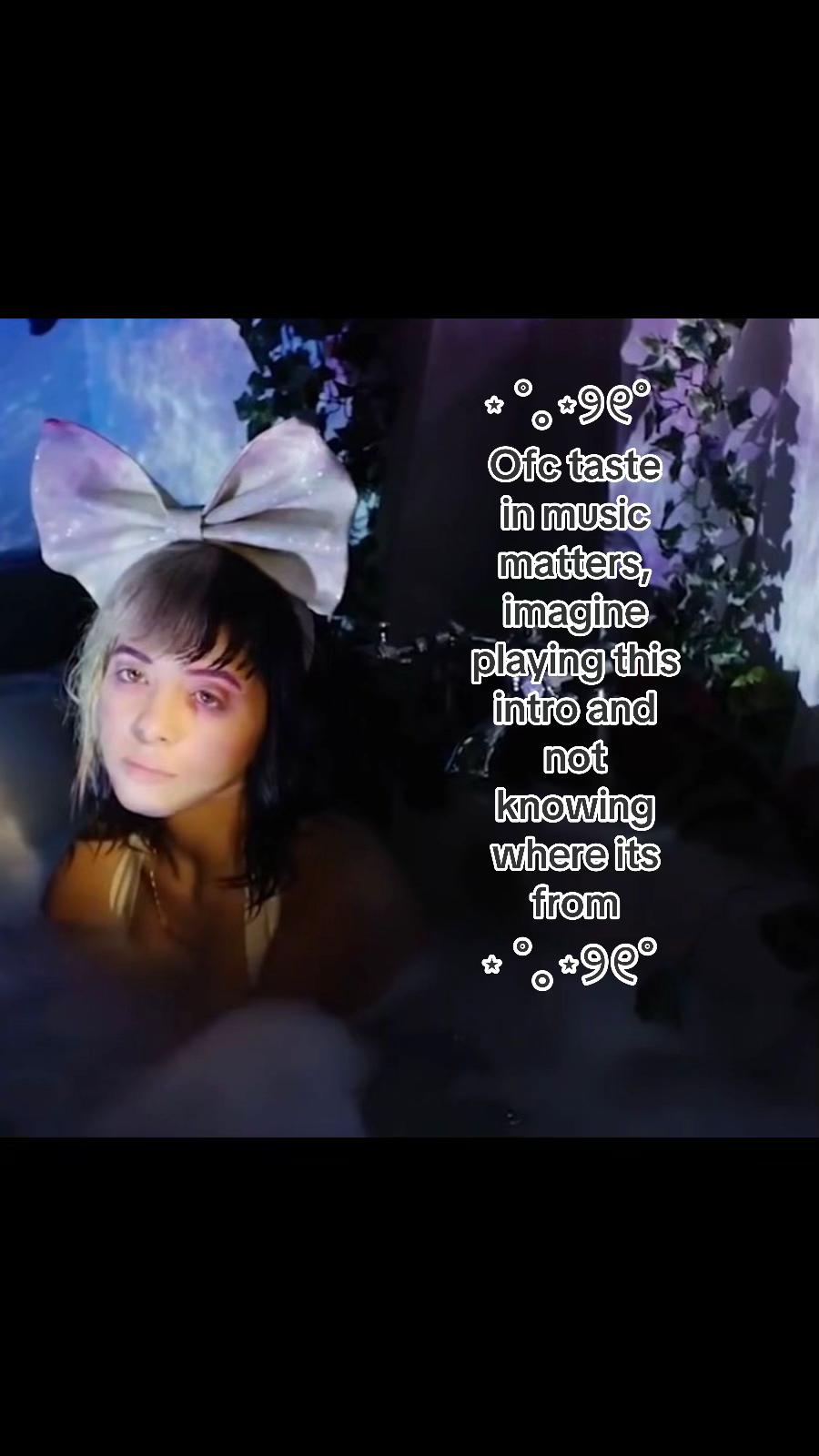 @⋆✧⊹❥ 𝒞𝓇𝓎 𝒞𝒾𝓇𝒸𝓁𝑒 ❥⊹✧⋆