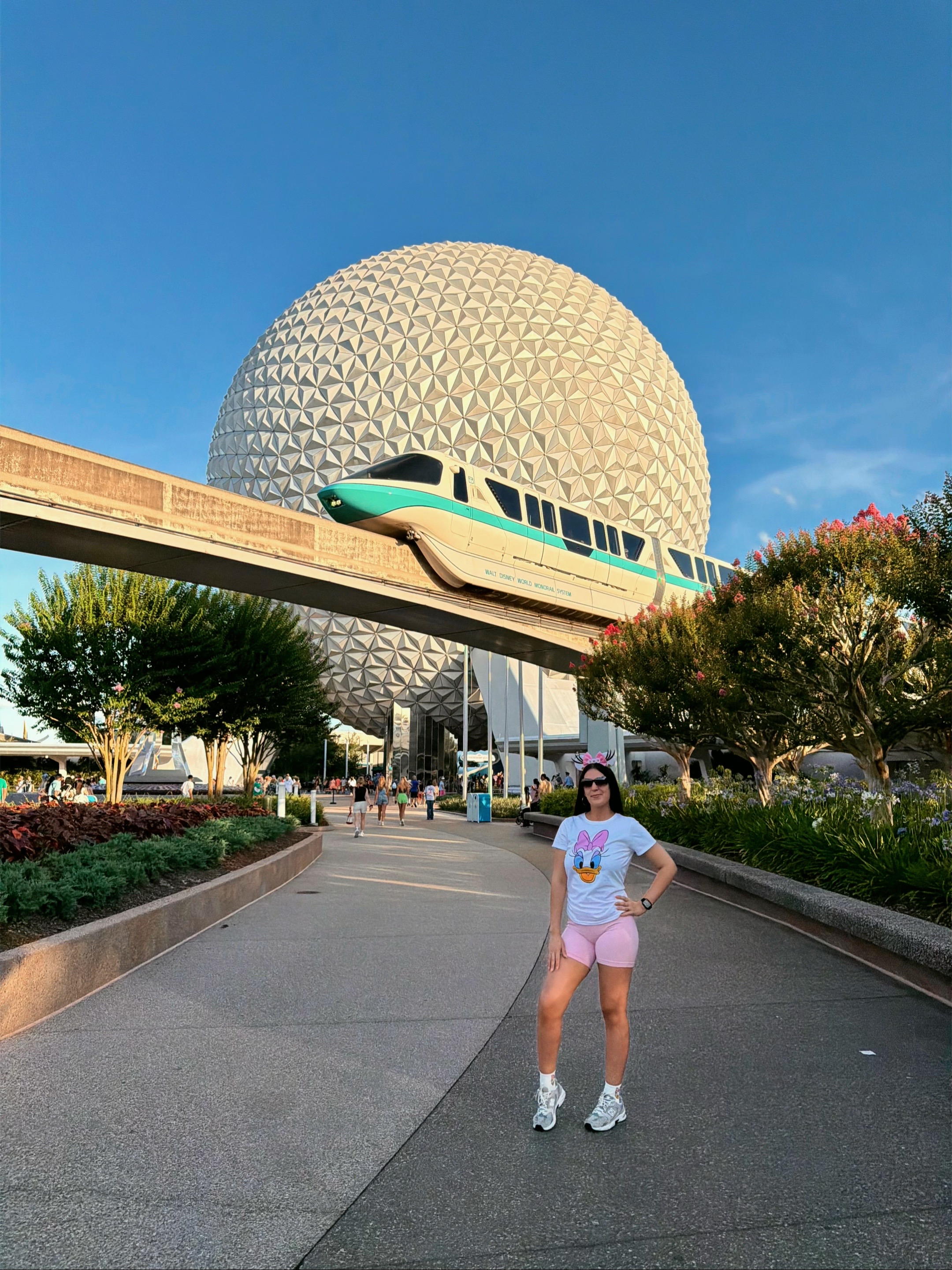 @Lizz✨| Travel & Good eats✈️🛳️