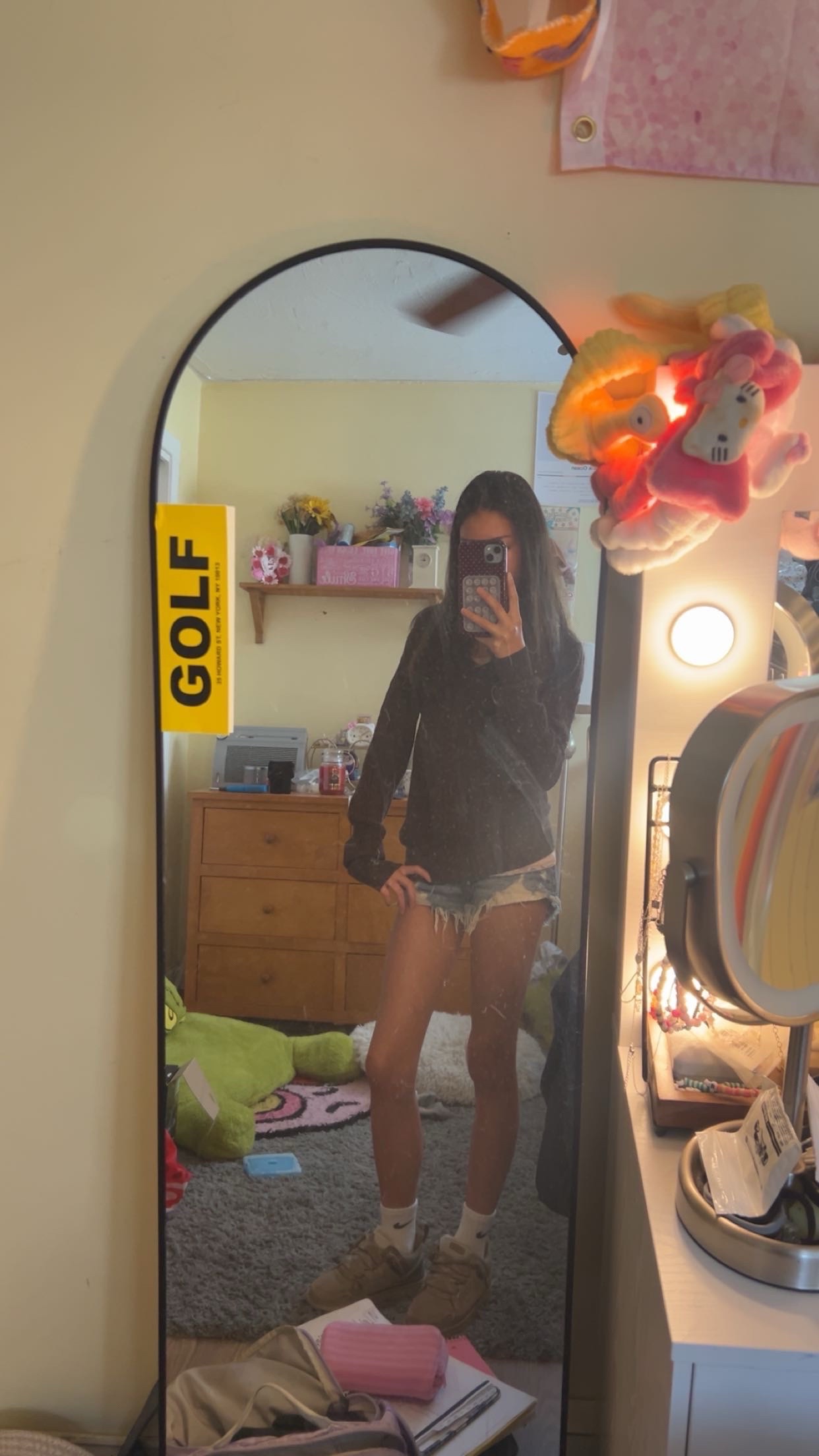 @Vivlaughlove