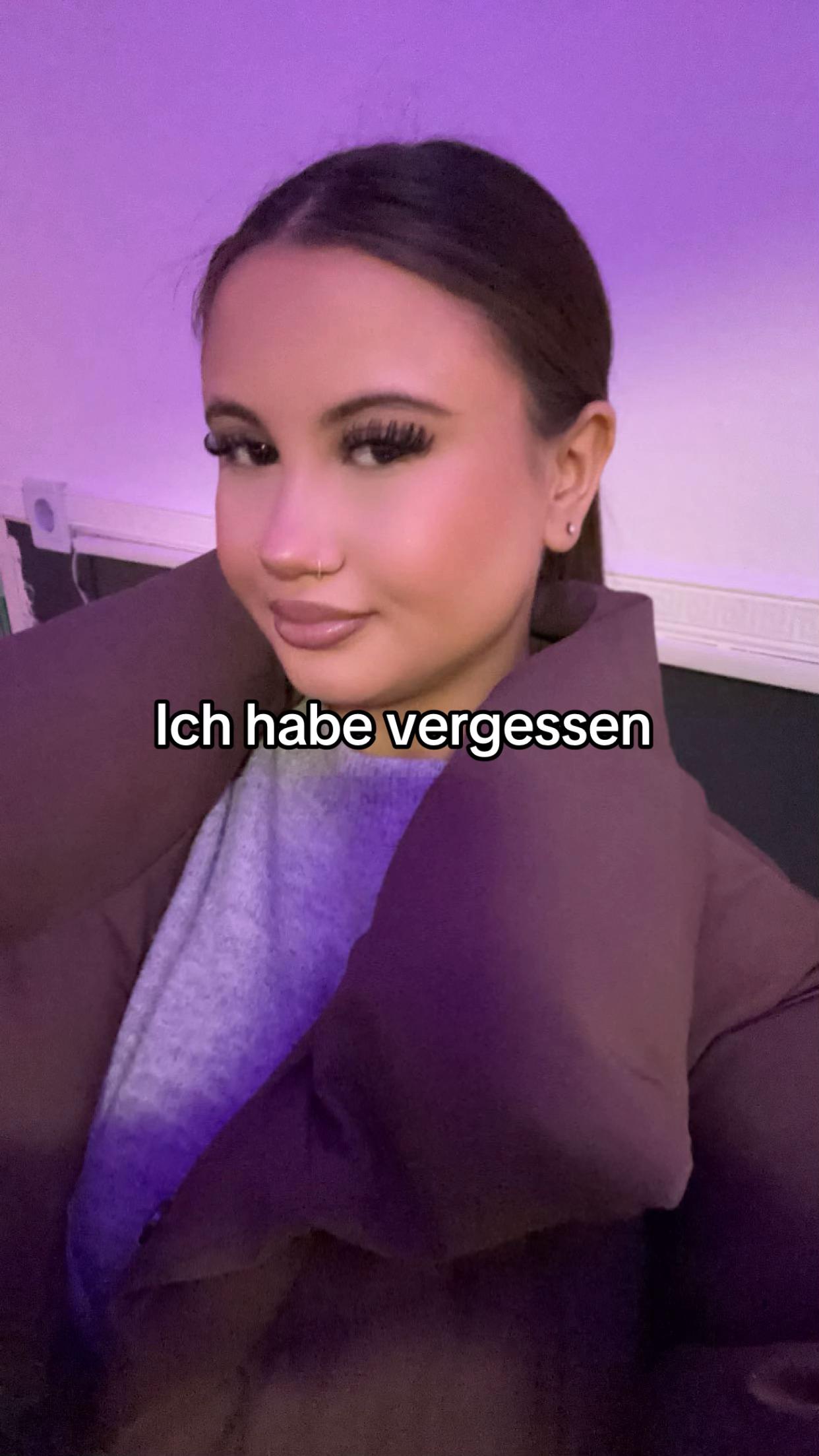 @Nazmije 🎎