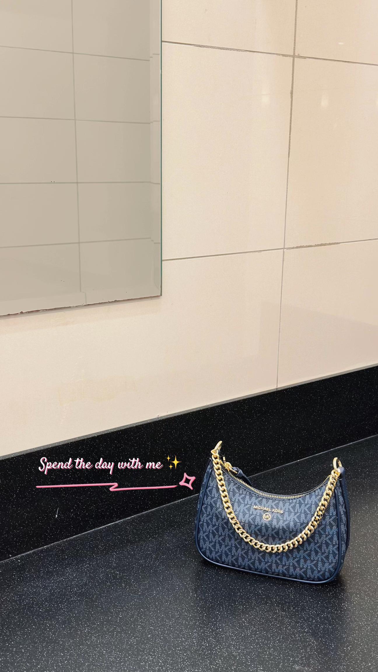 @𝓜 ᥫ᭡