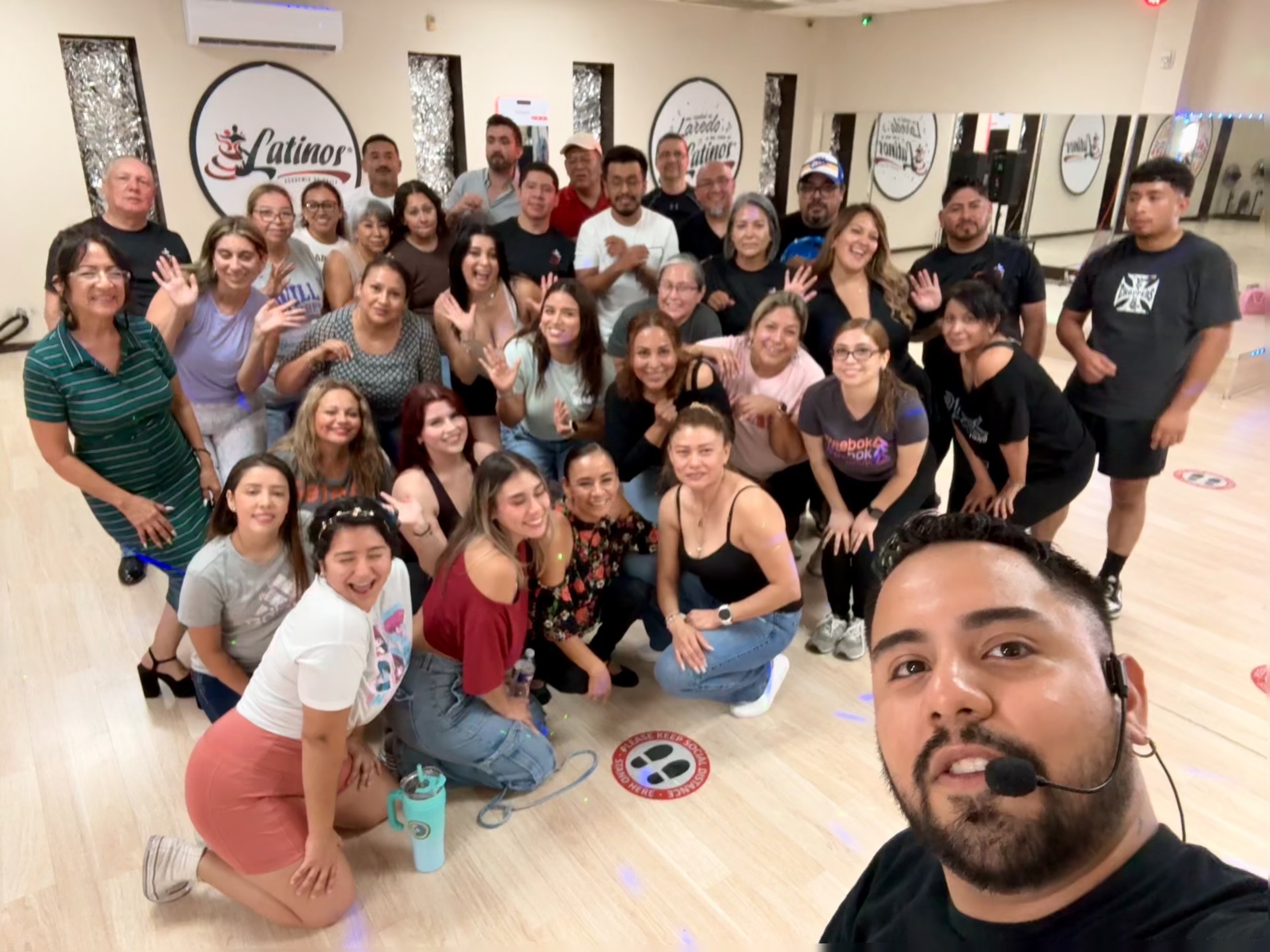 @Latinos Academia de Baile
