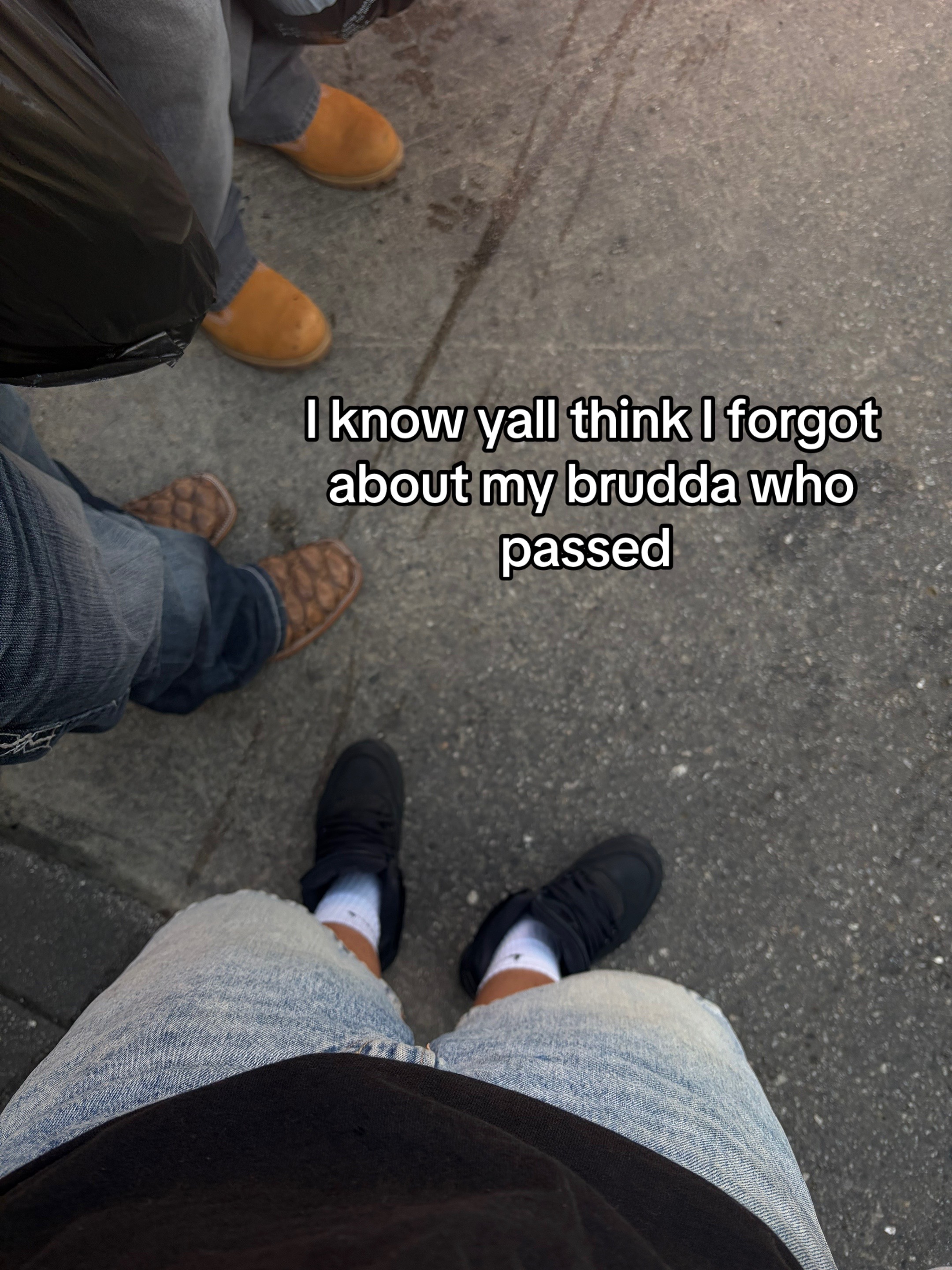 @￴