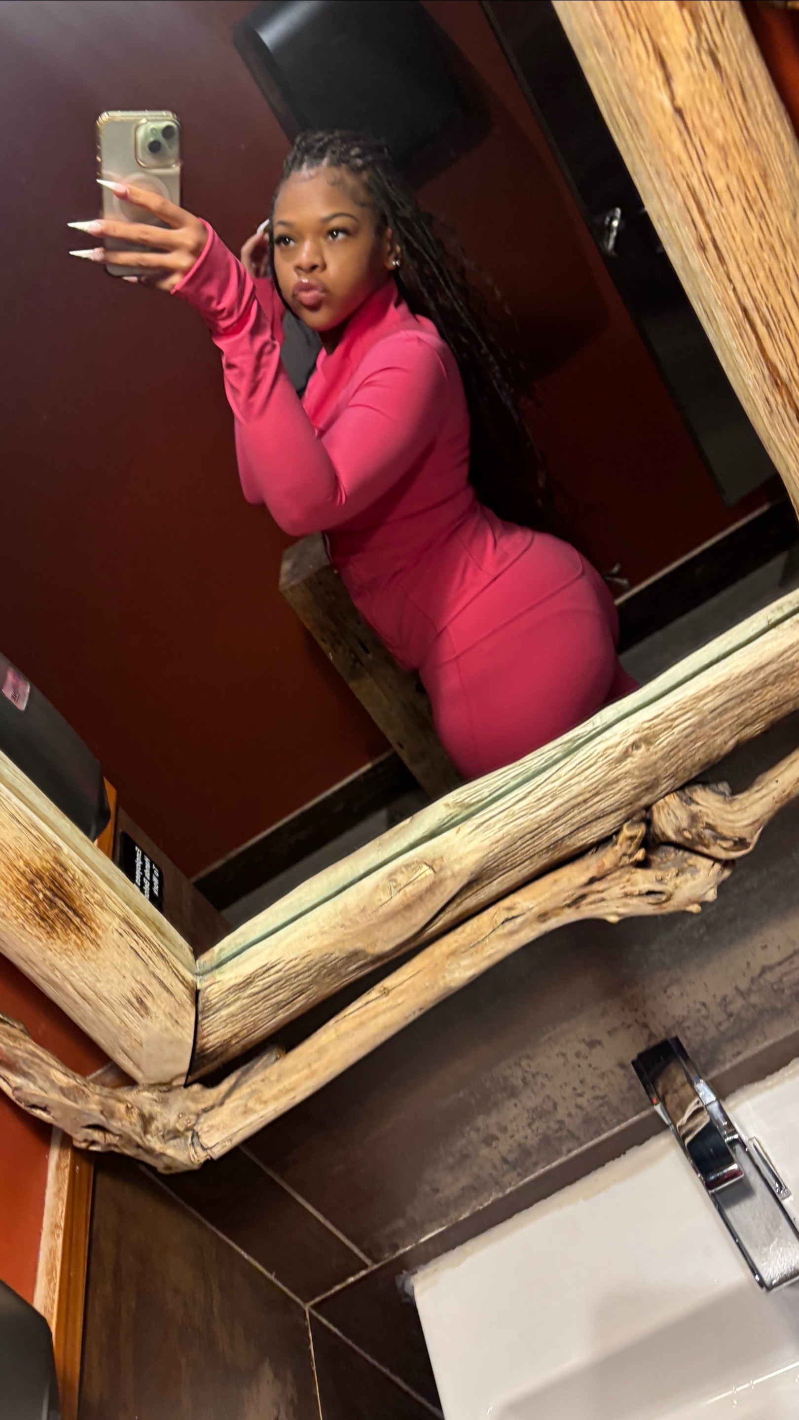 @nemariaa