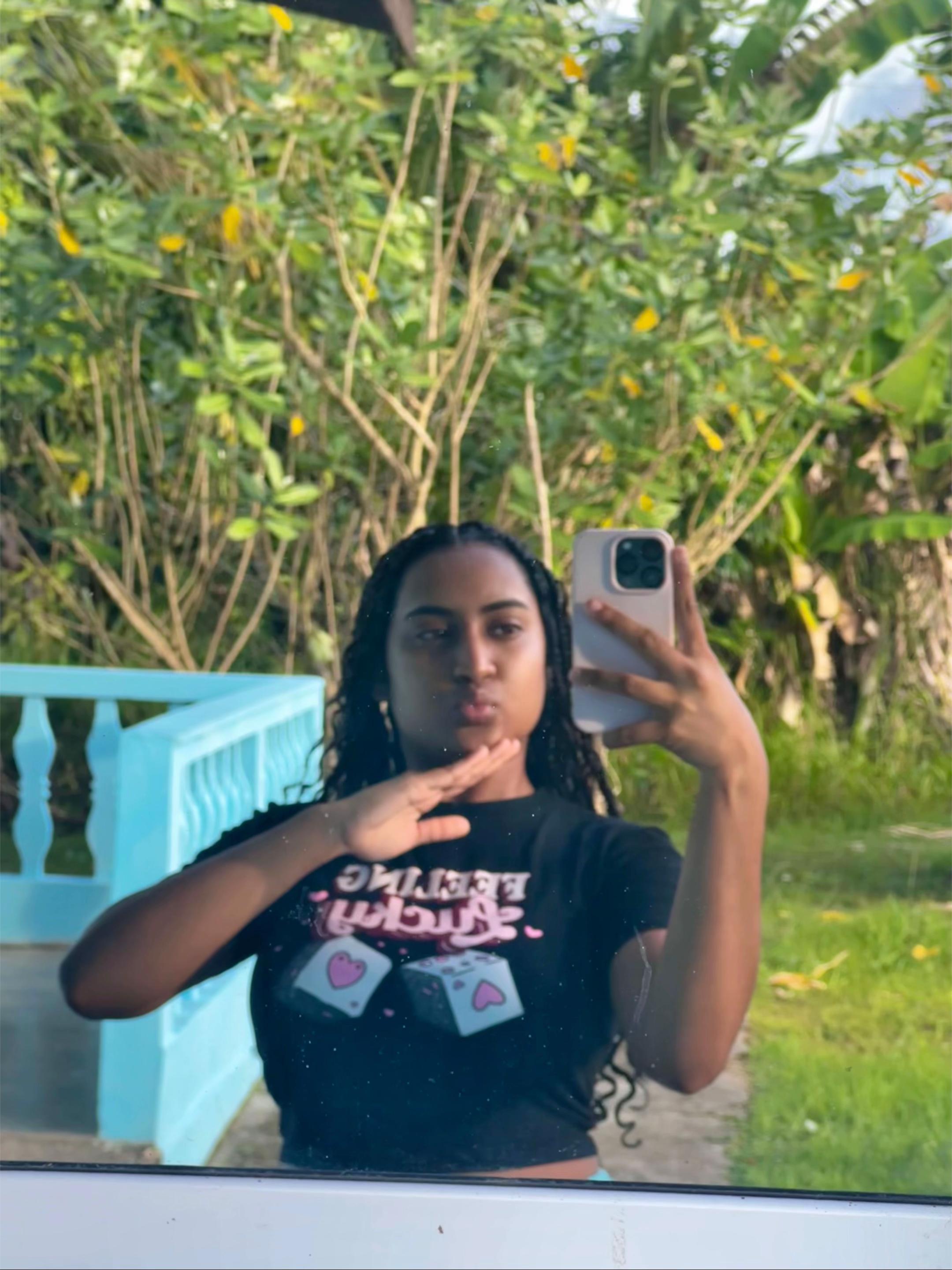 @Riri 🦋