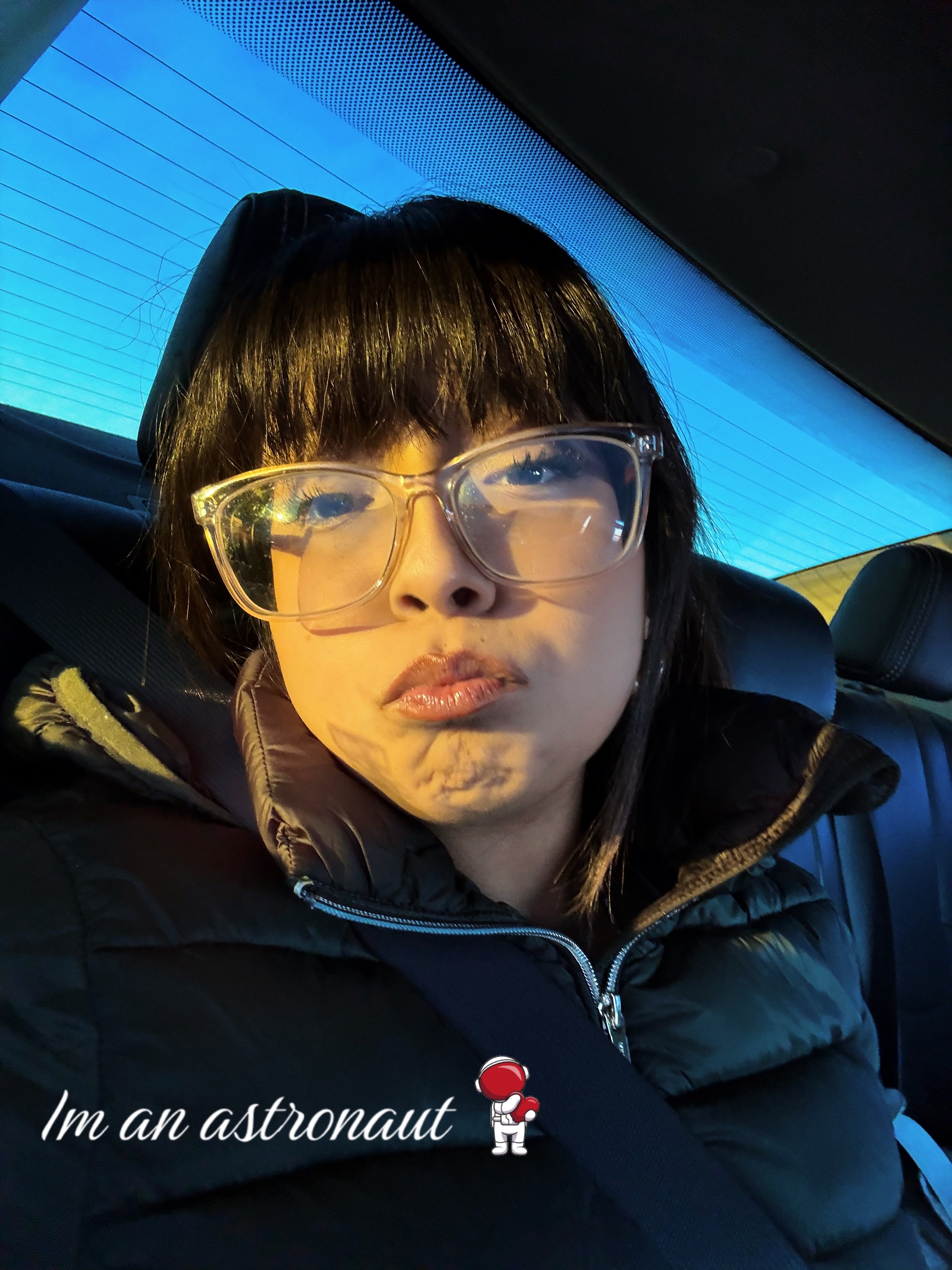 @𝓃ℴℯ𝓂𝒾 💗