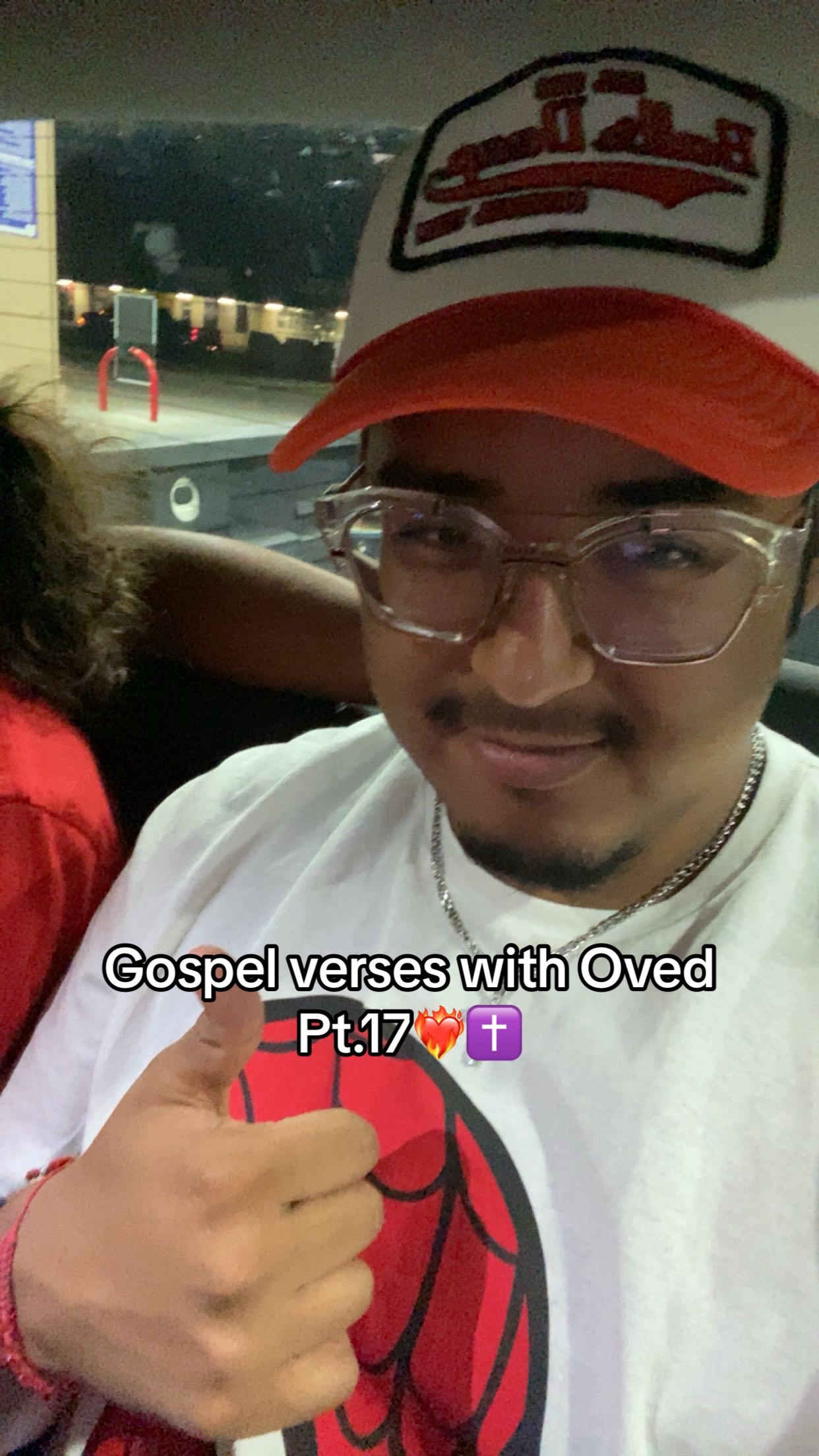 @Oved Cruz