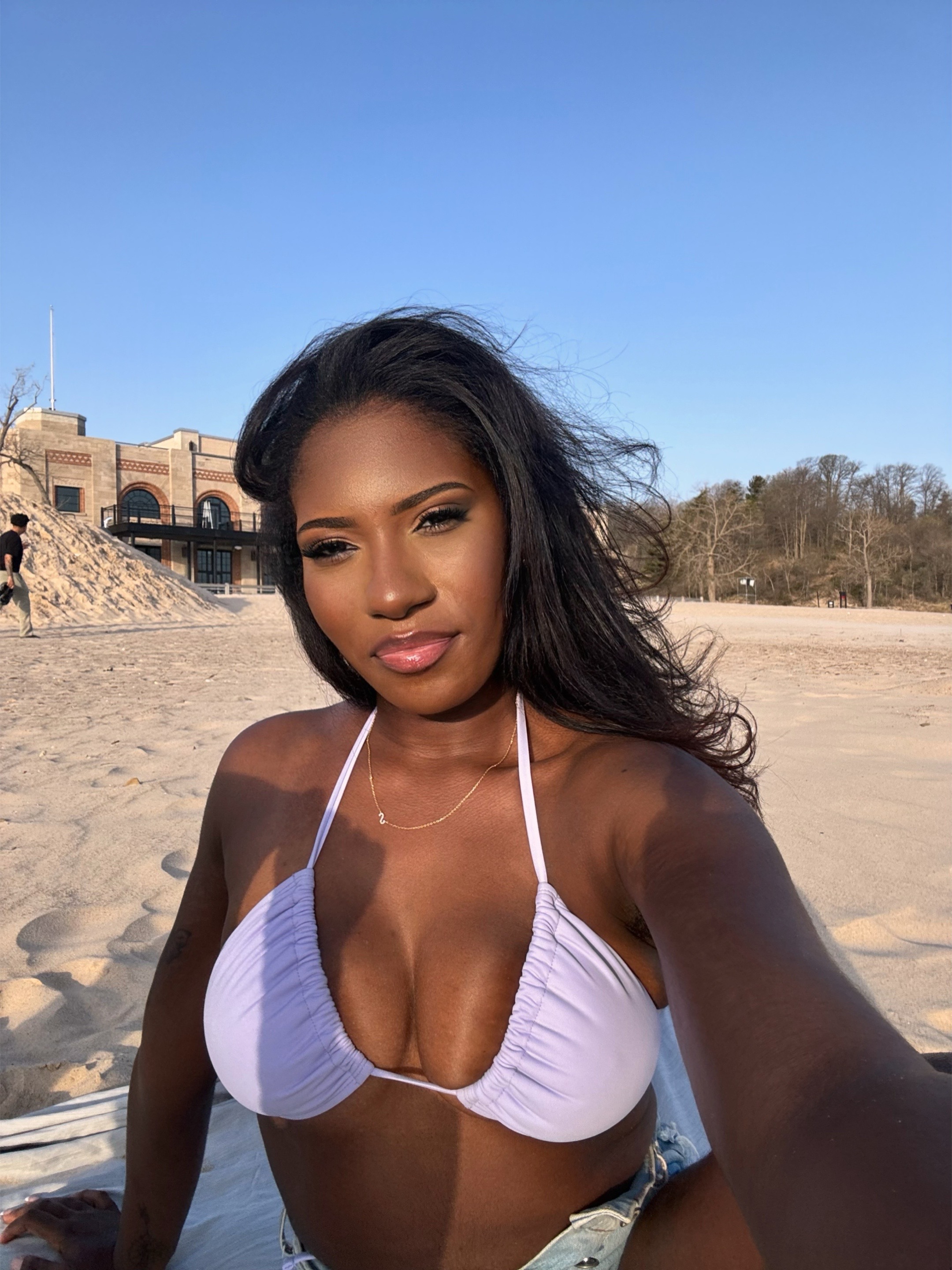 @Emii