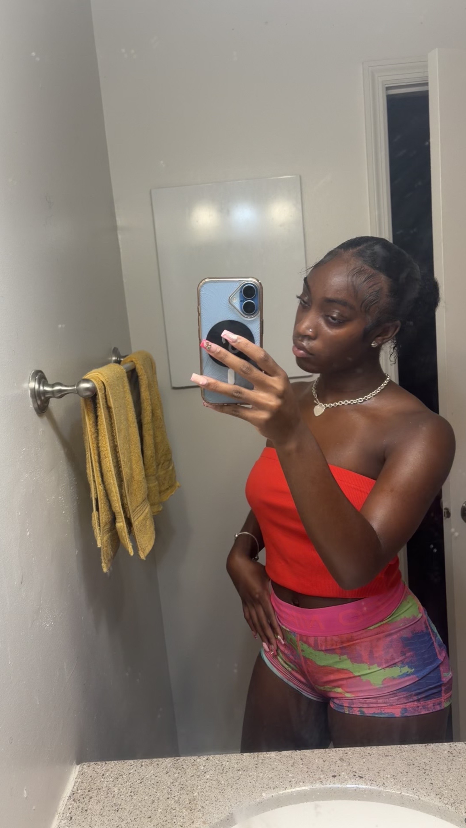 @nothoneste