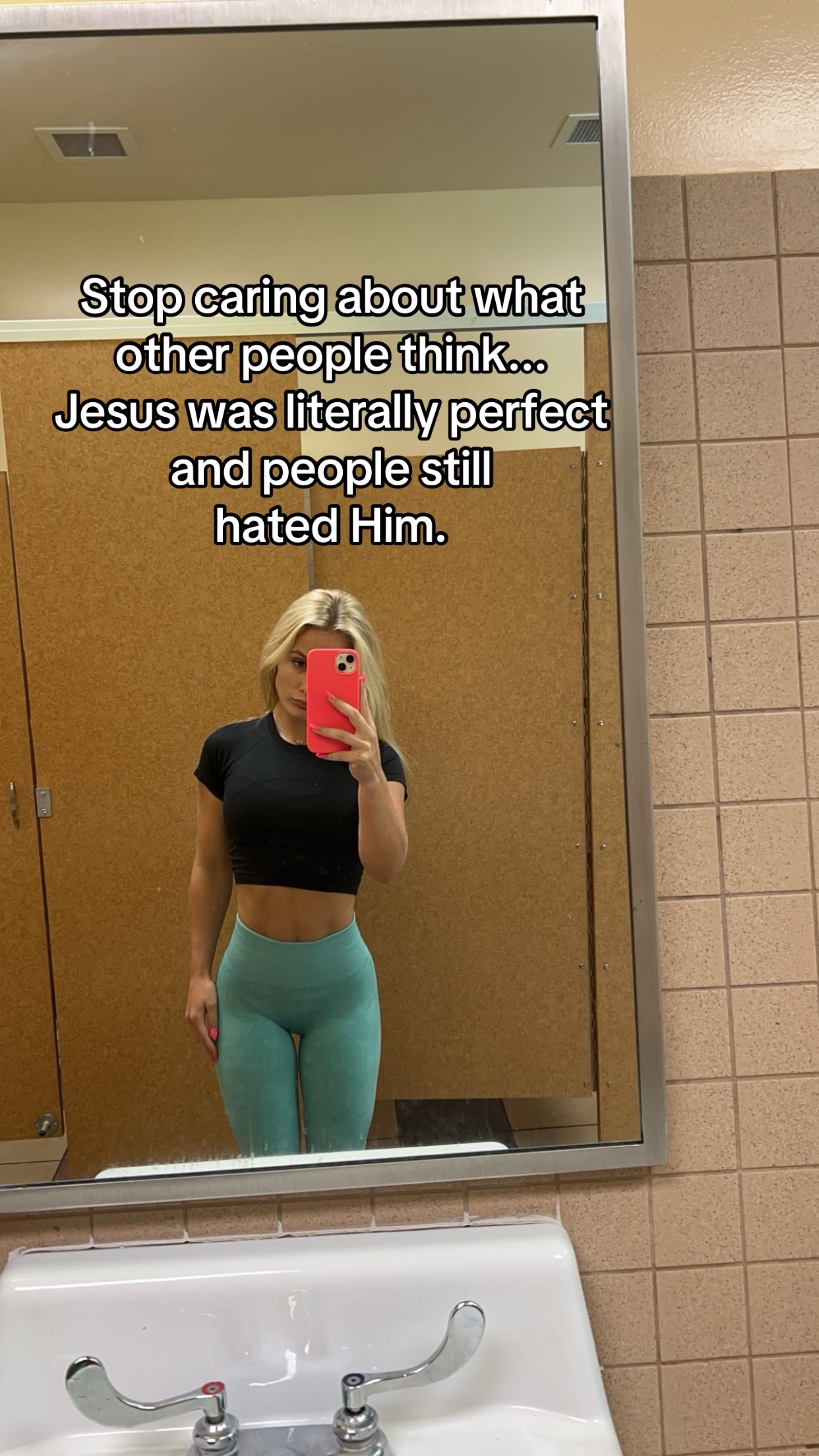 @whoismiaalbert
