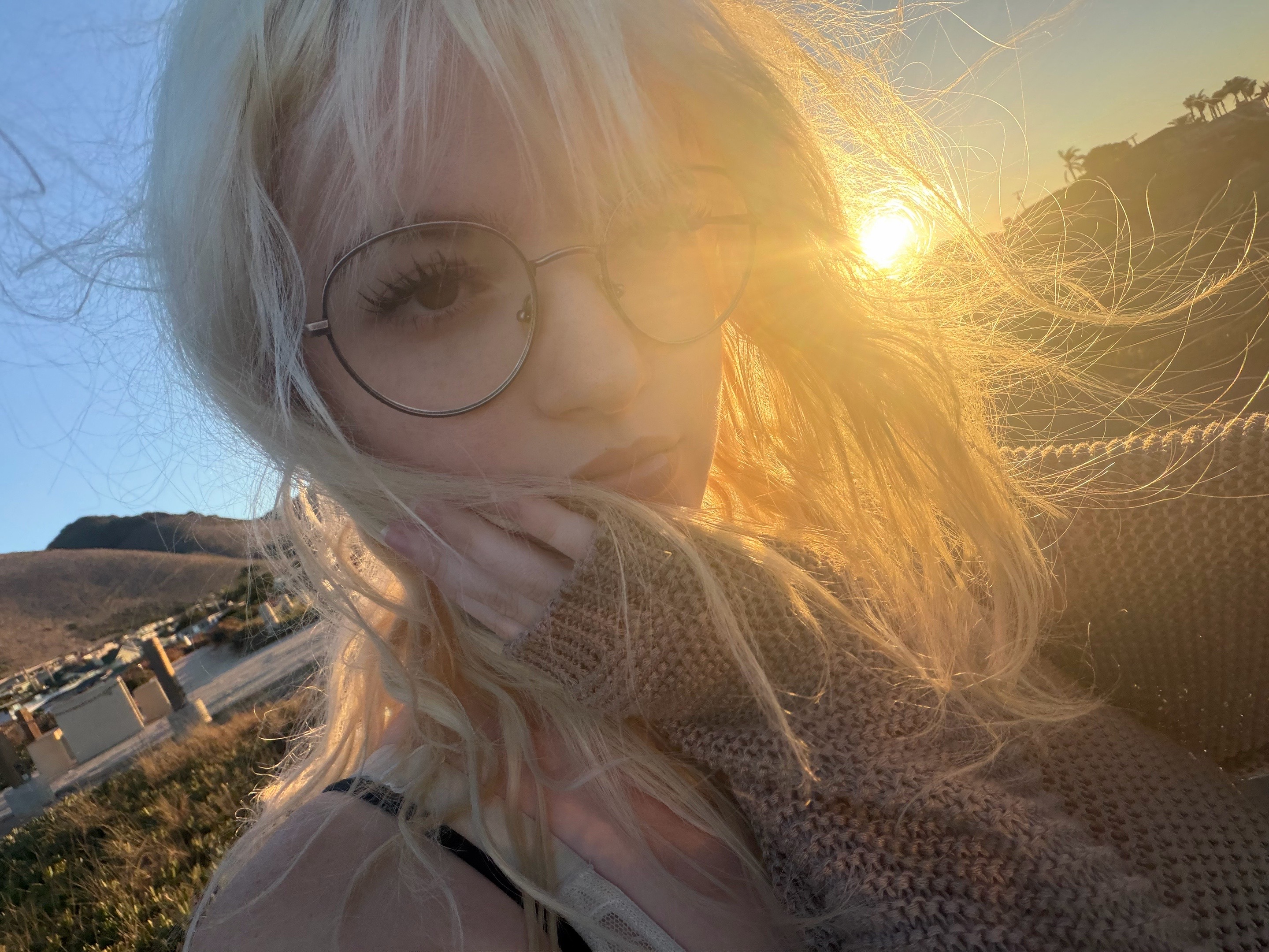 @h🦄