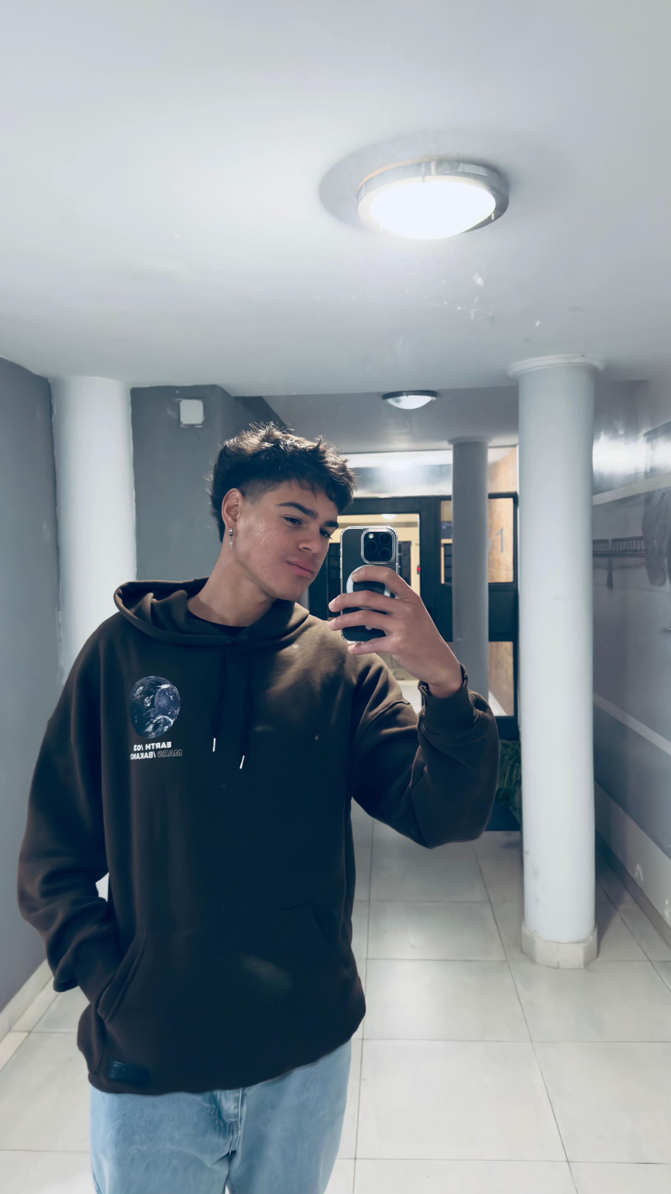 @Lukas Fernandez🔥