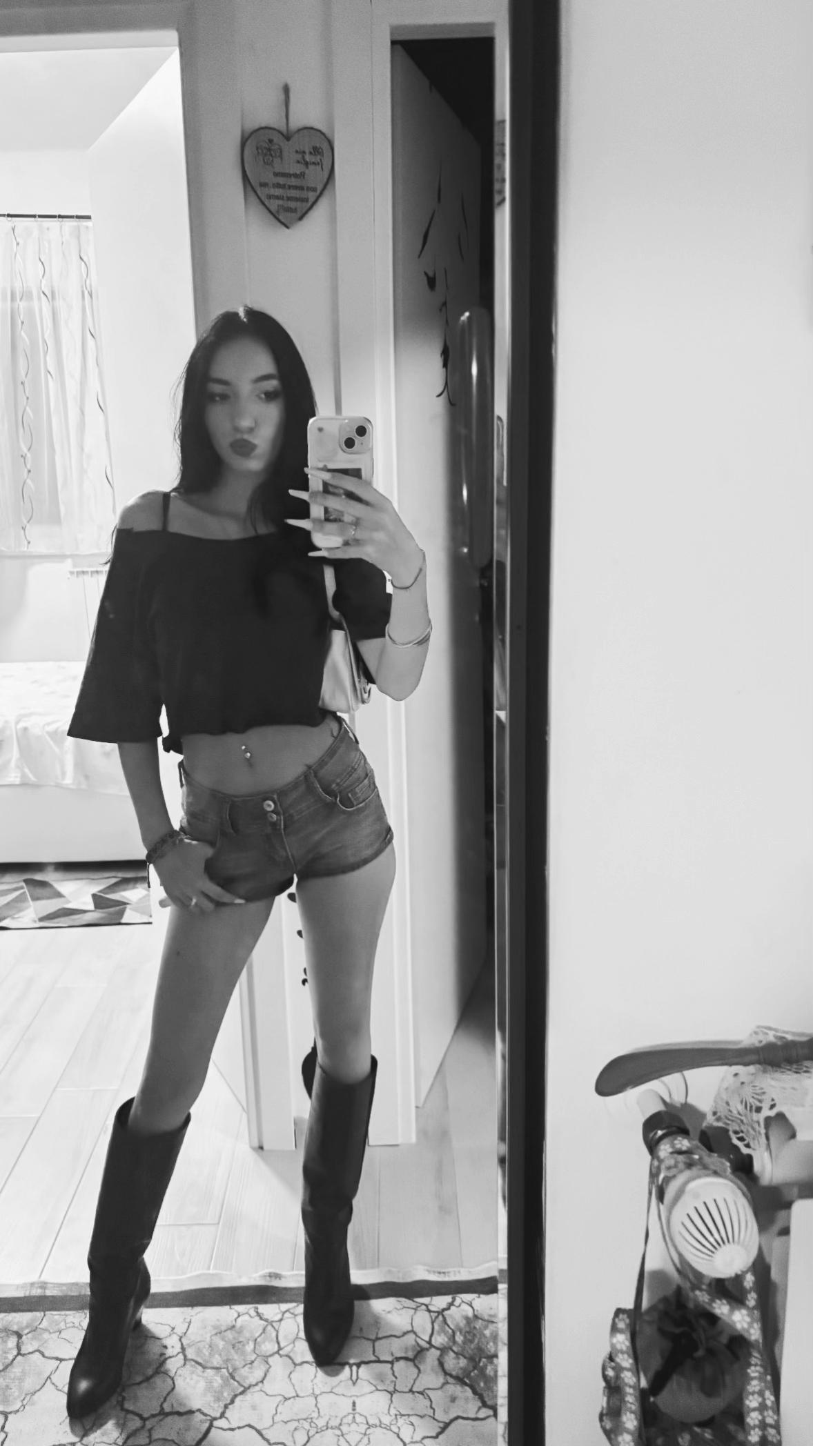 @nana𖣂