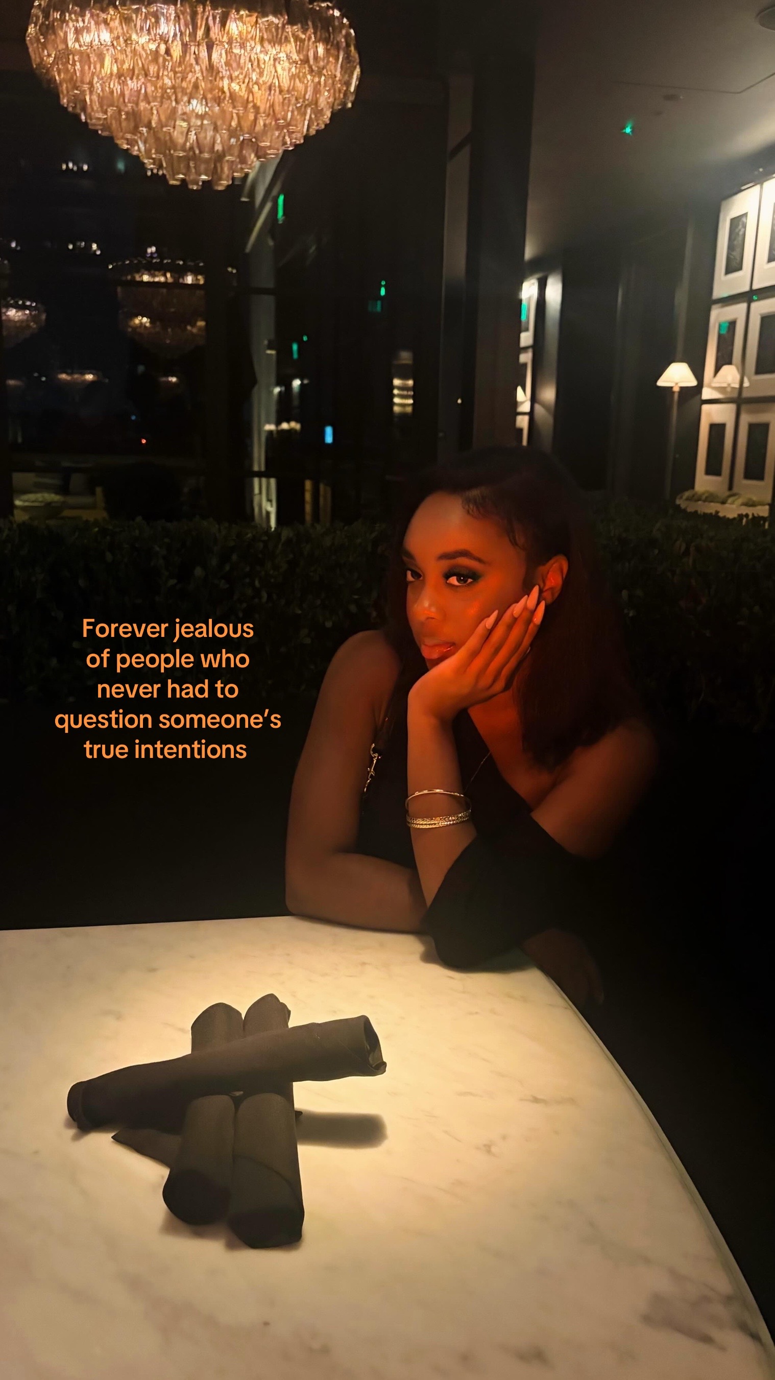 @🫦