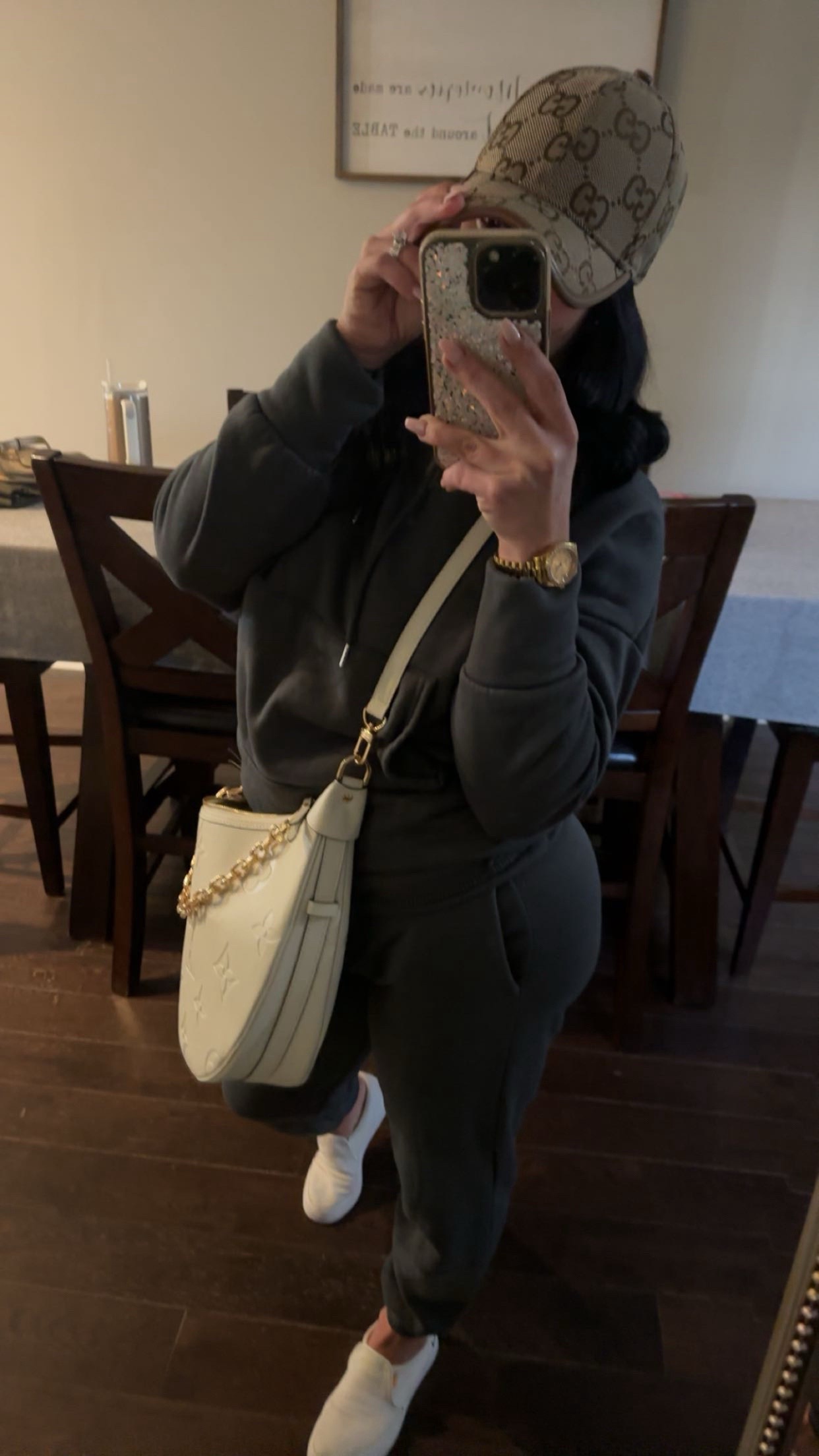 @Therealangelinaava