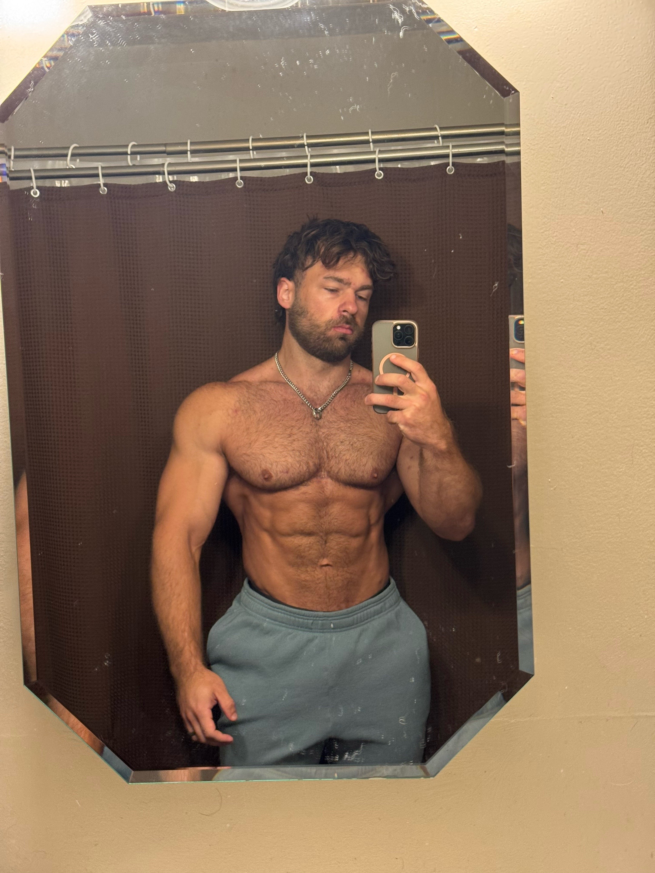 @Alex 🦍