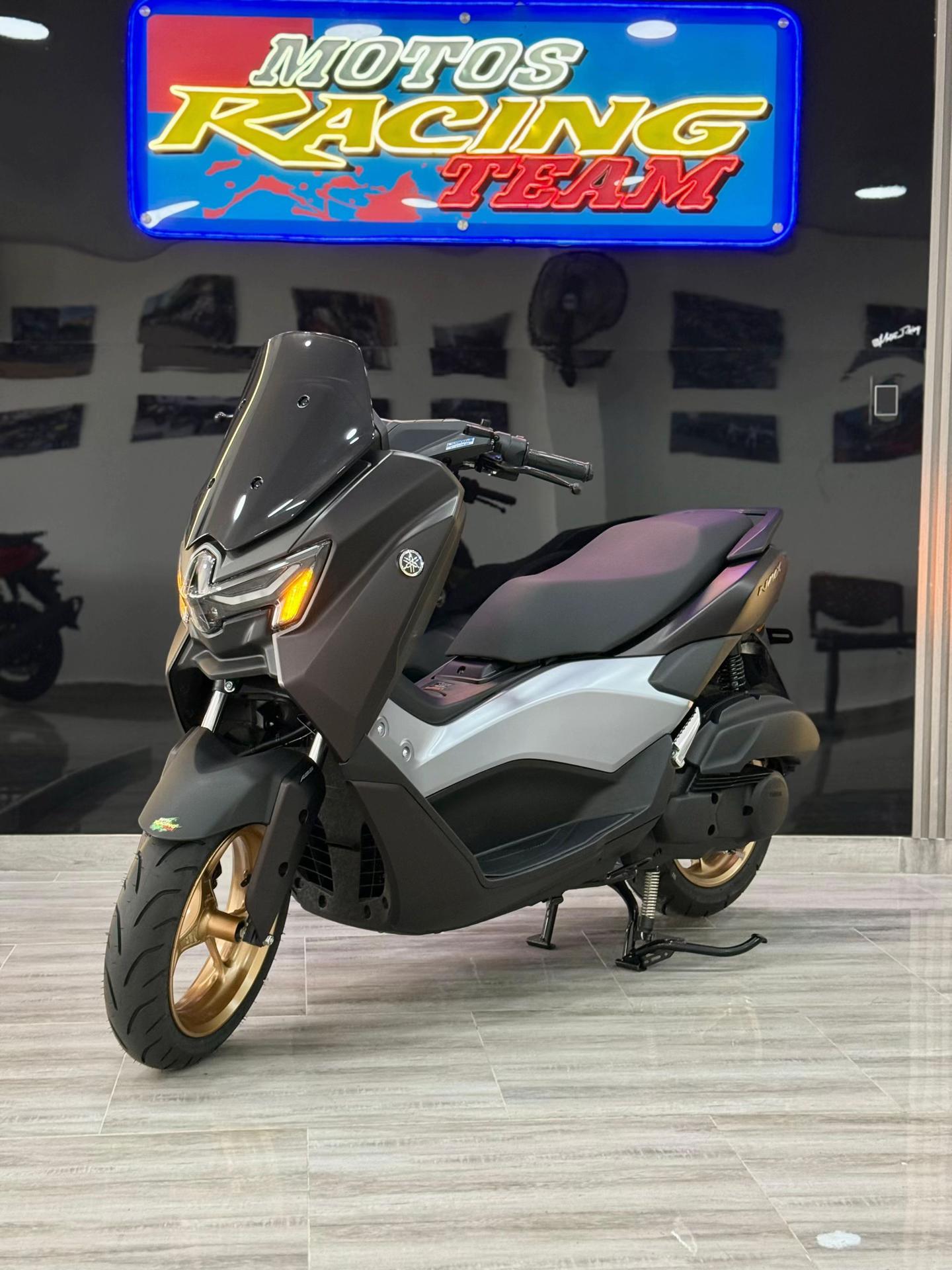 @Motos racing team