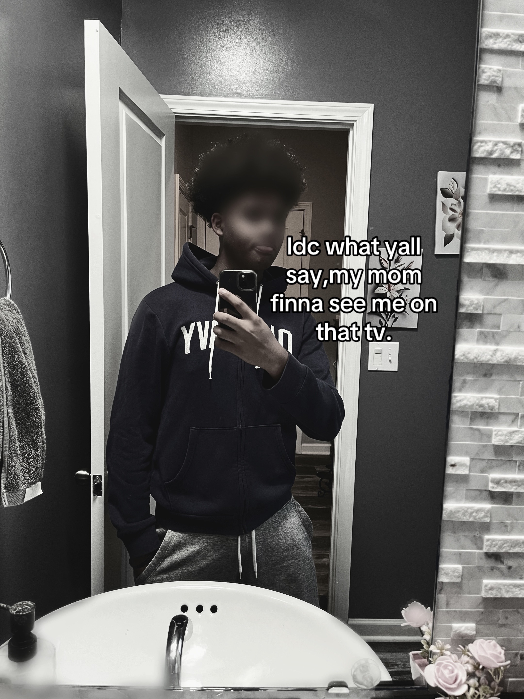 @⃟