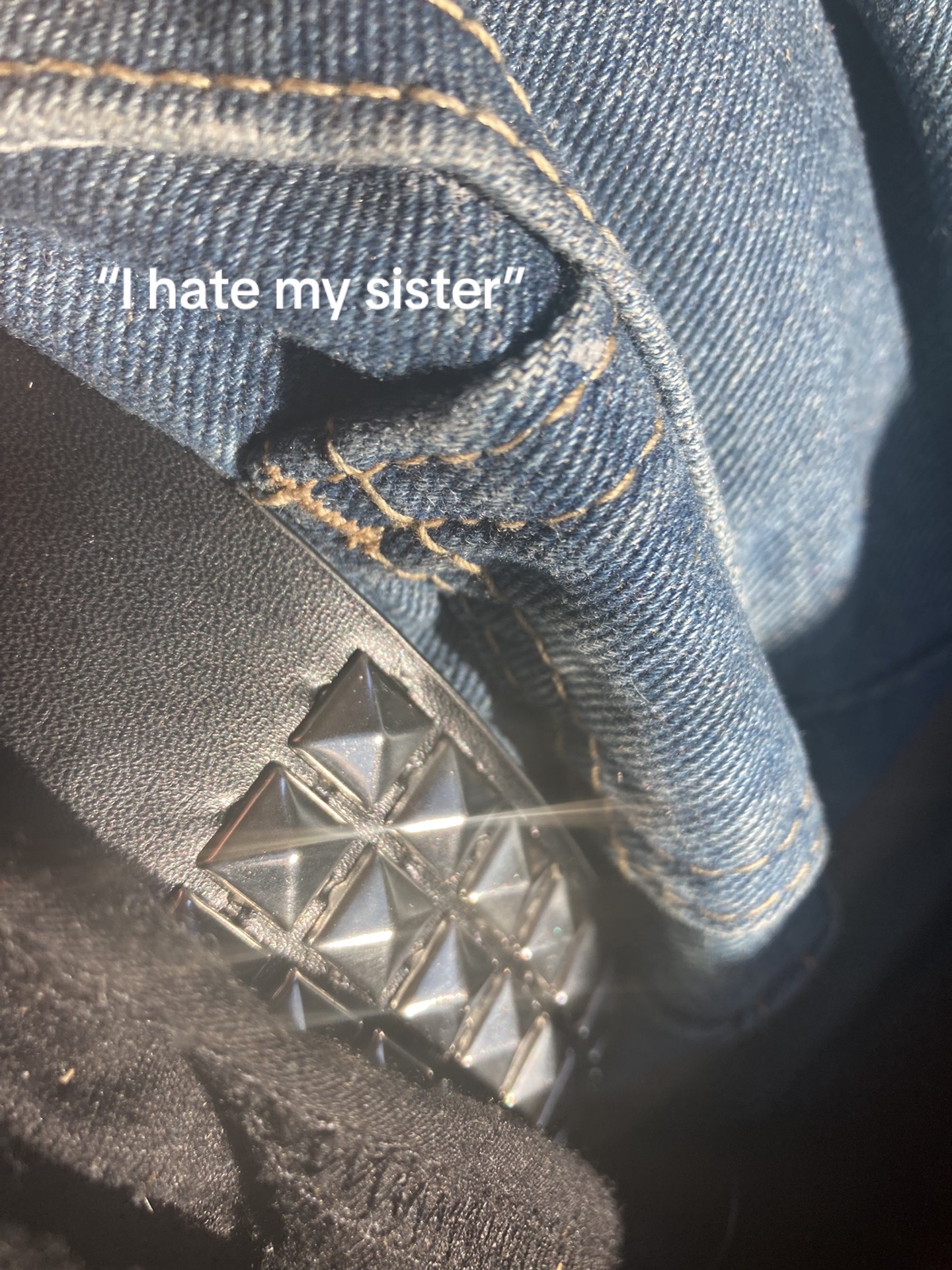 @🧟&zwj;♀️ 𖣂🧟&zwj;♀️