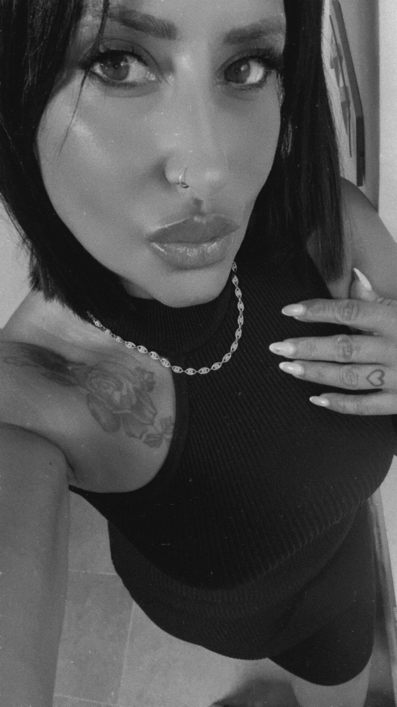@Santina Ponte😈👑🖤🔥
