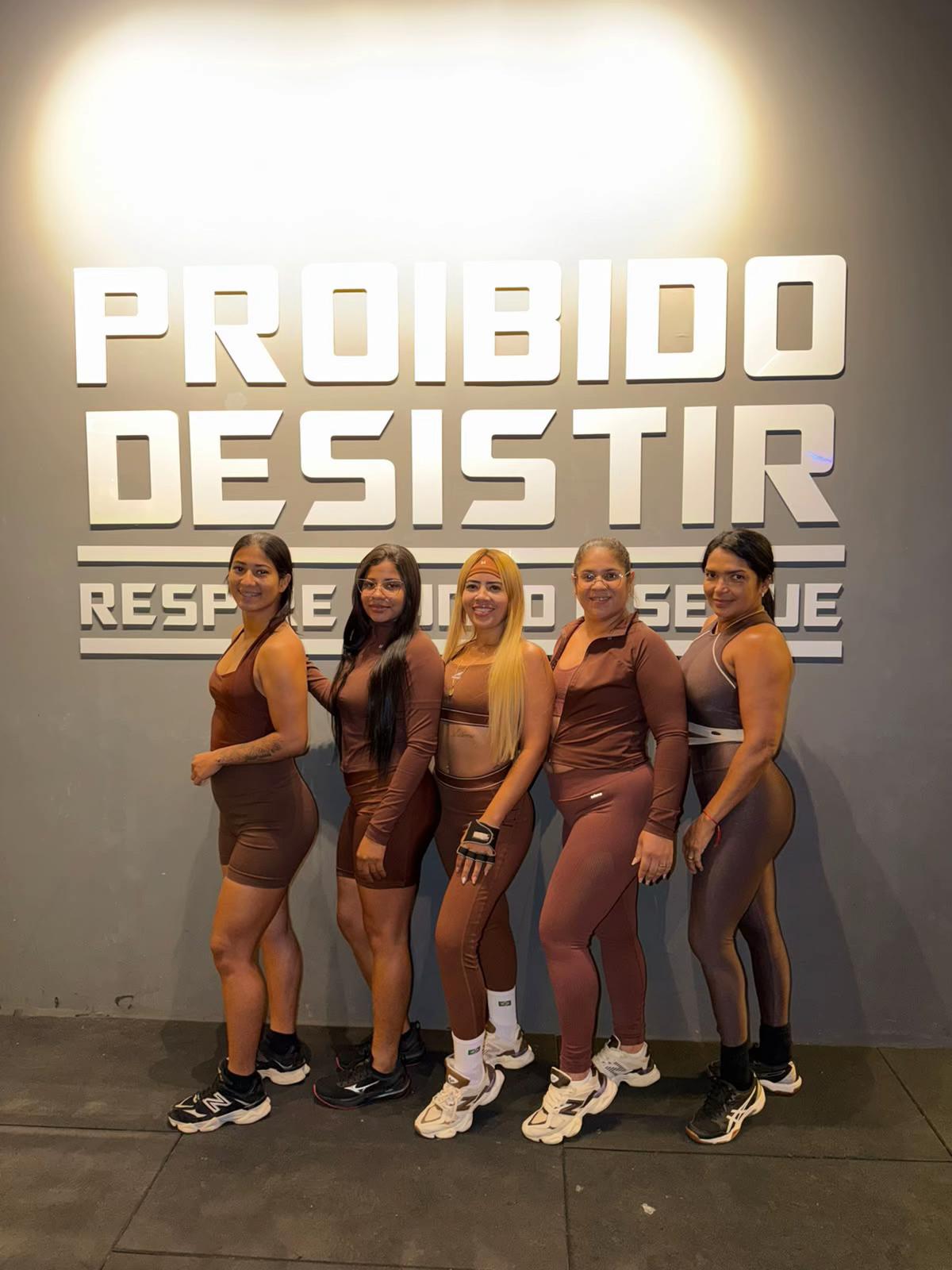 @Tha&iacute;s Priscila