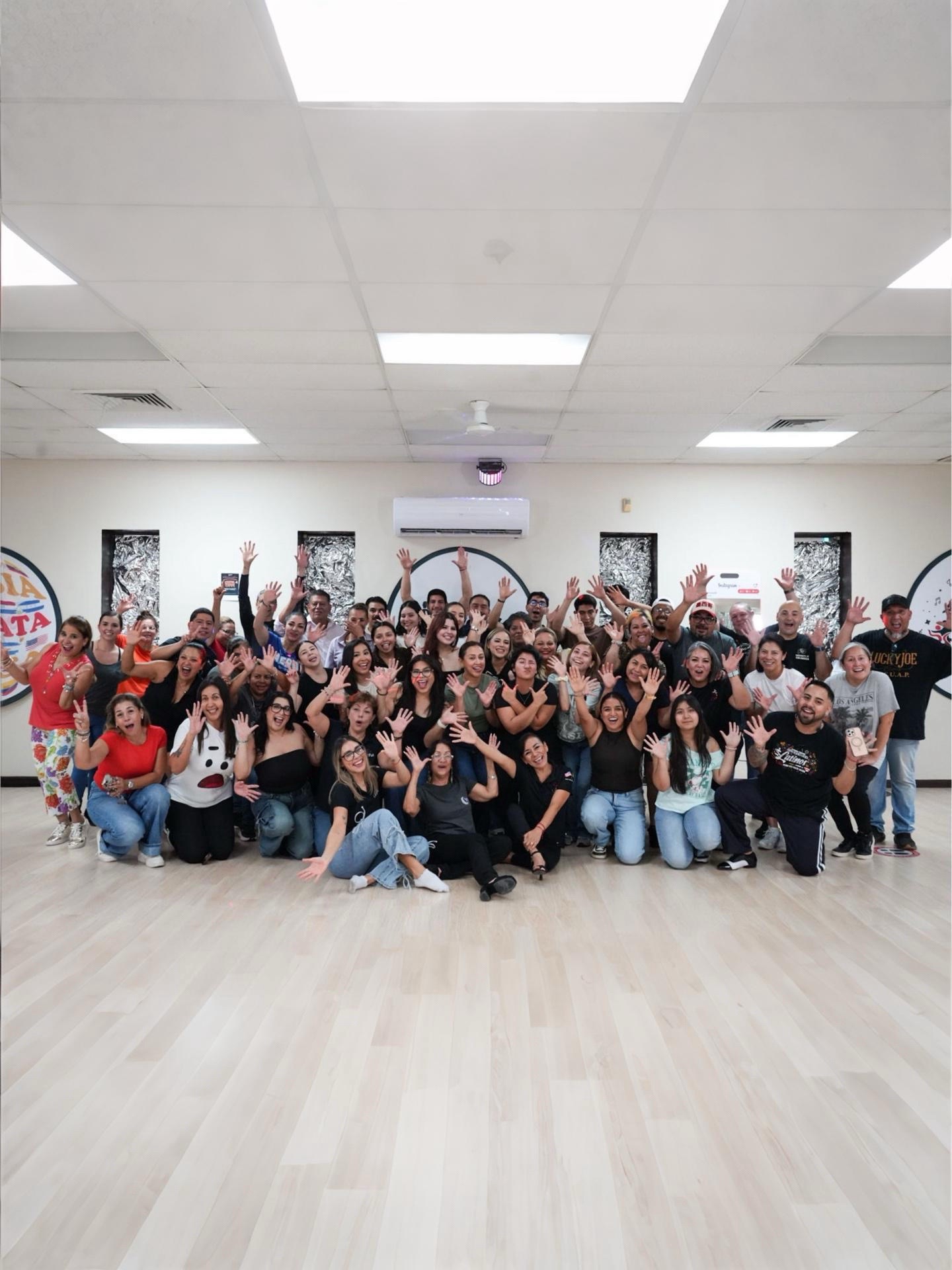 @Latinos Academia de Baile